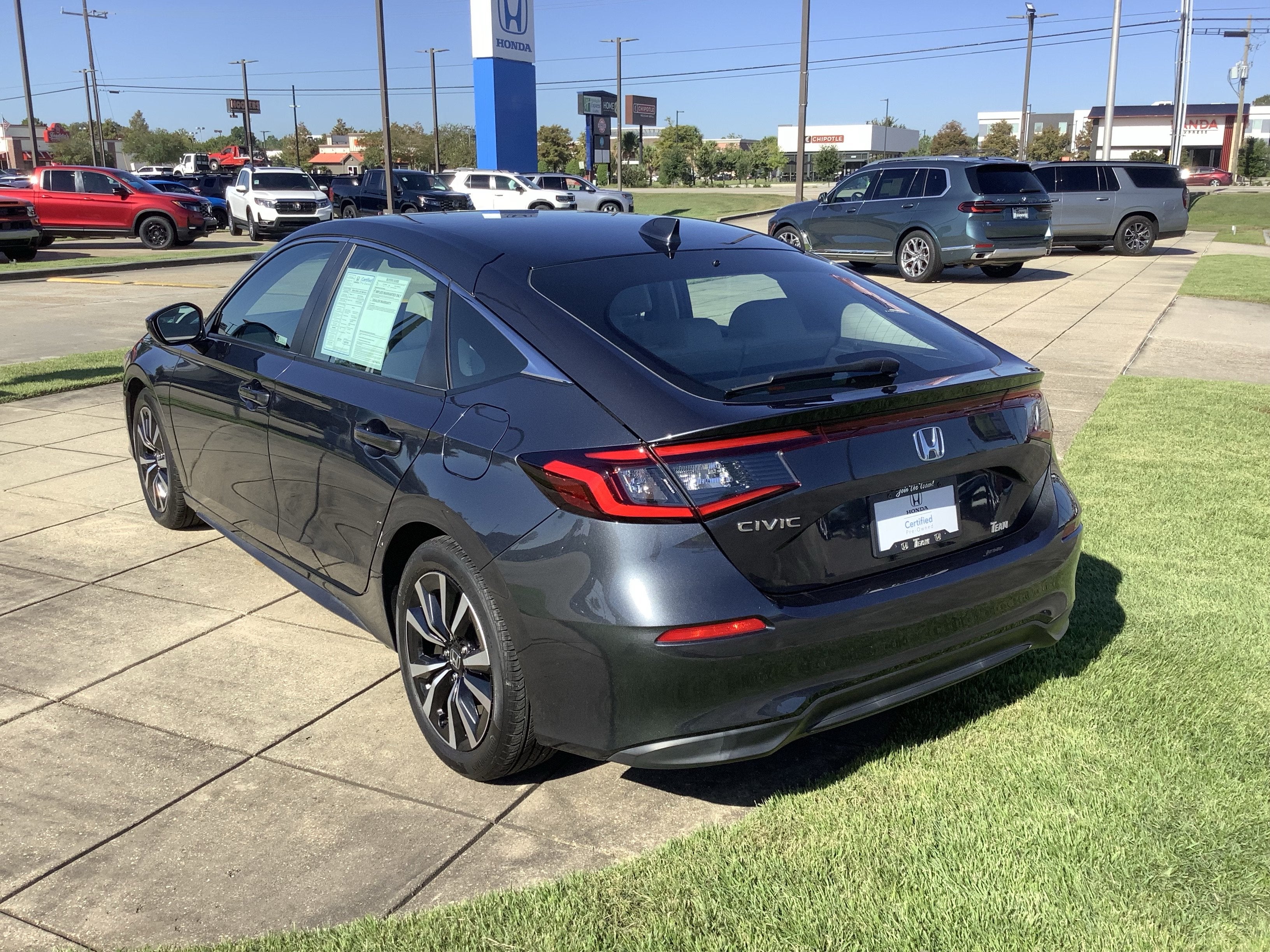 2024 Honda Civic Hatchback EX-L - Photo 6