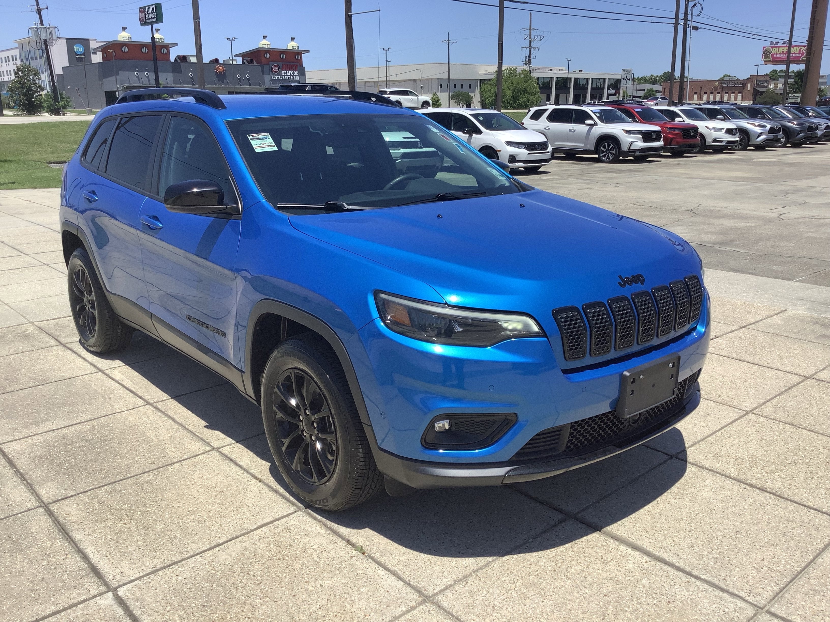 2023 Jeep Cherokee Altitude Lux