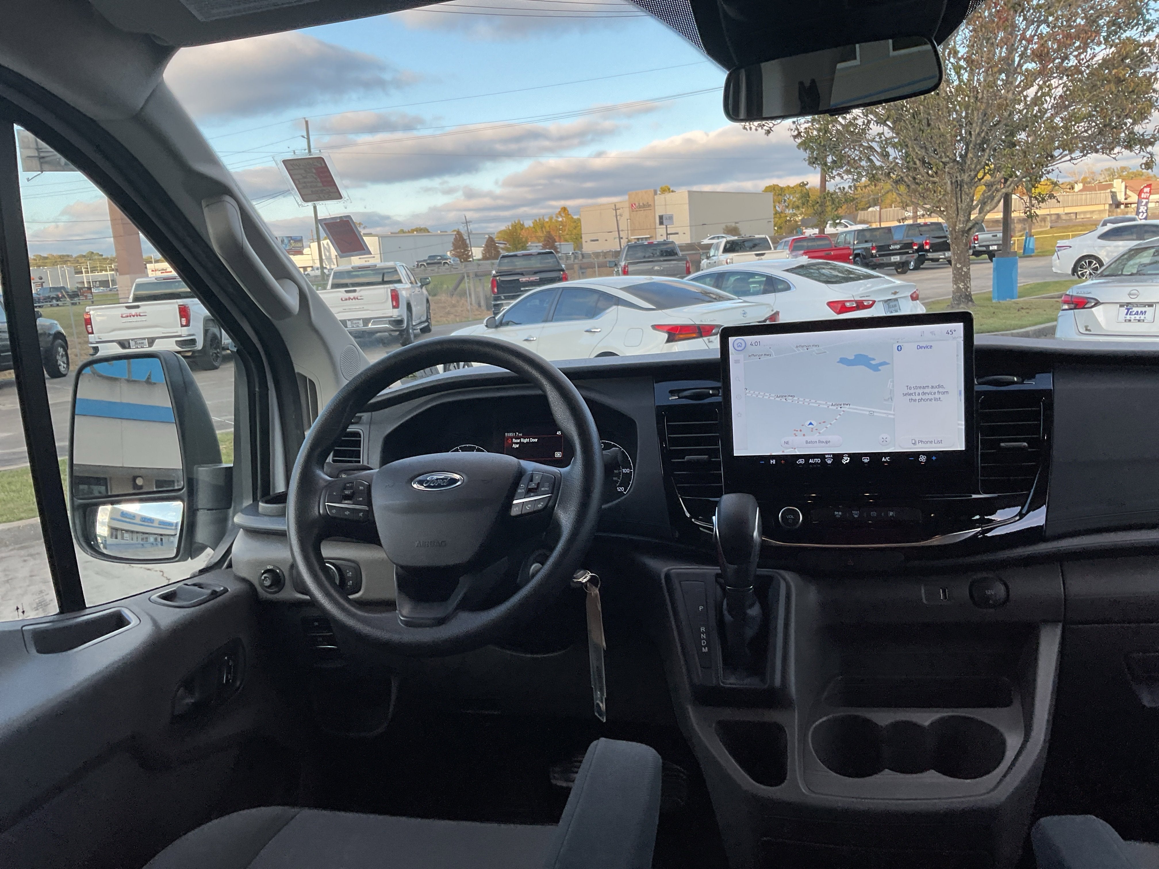 2023 Ford Transit Passenger Wagon XLT