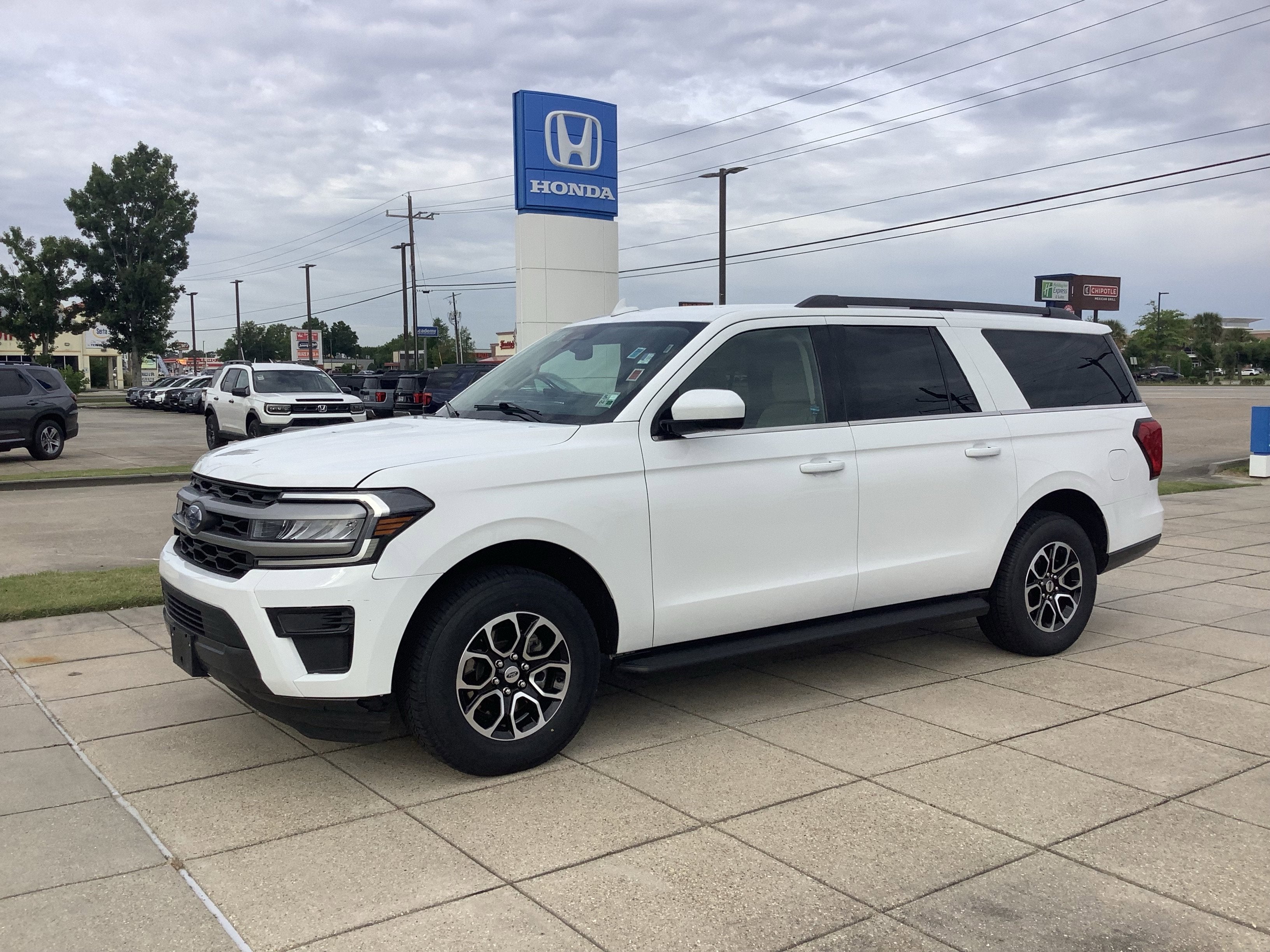 2024 Ford Expedition Max XLT