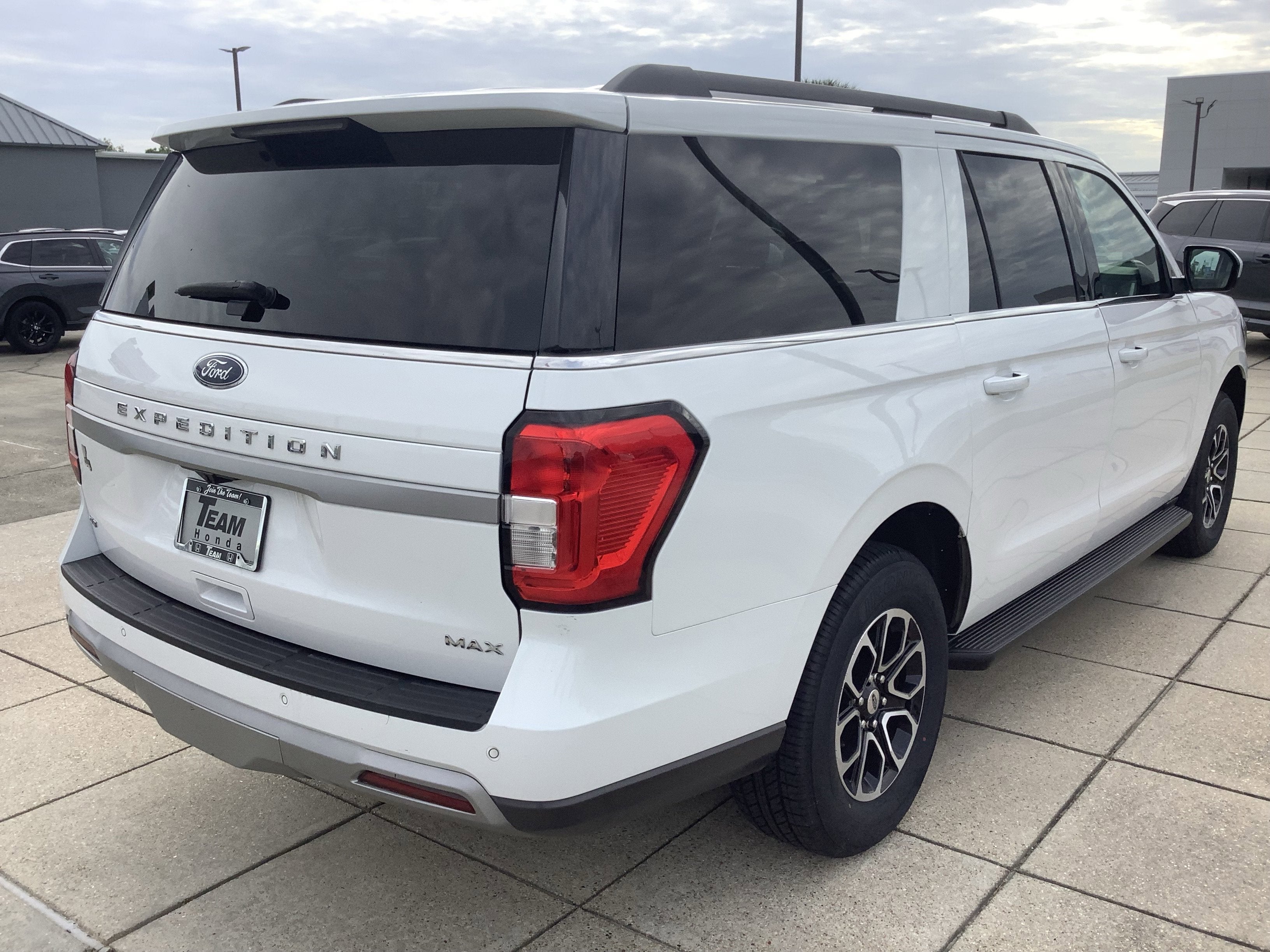 2024 Ford Expedition Max XLT