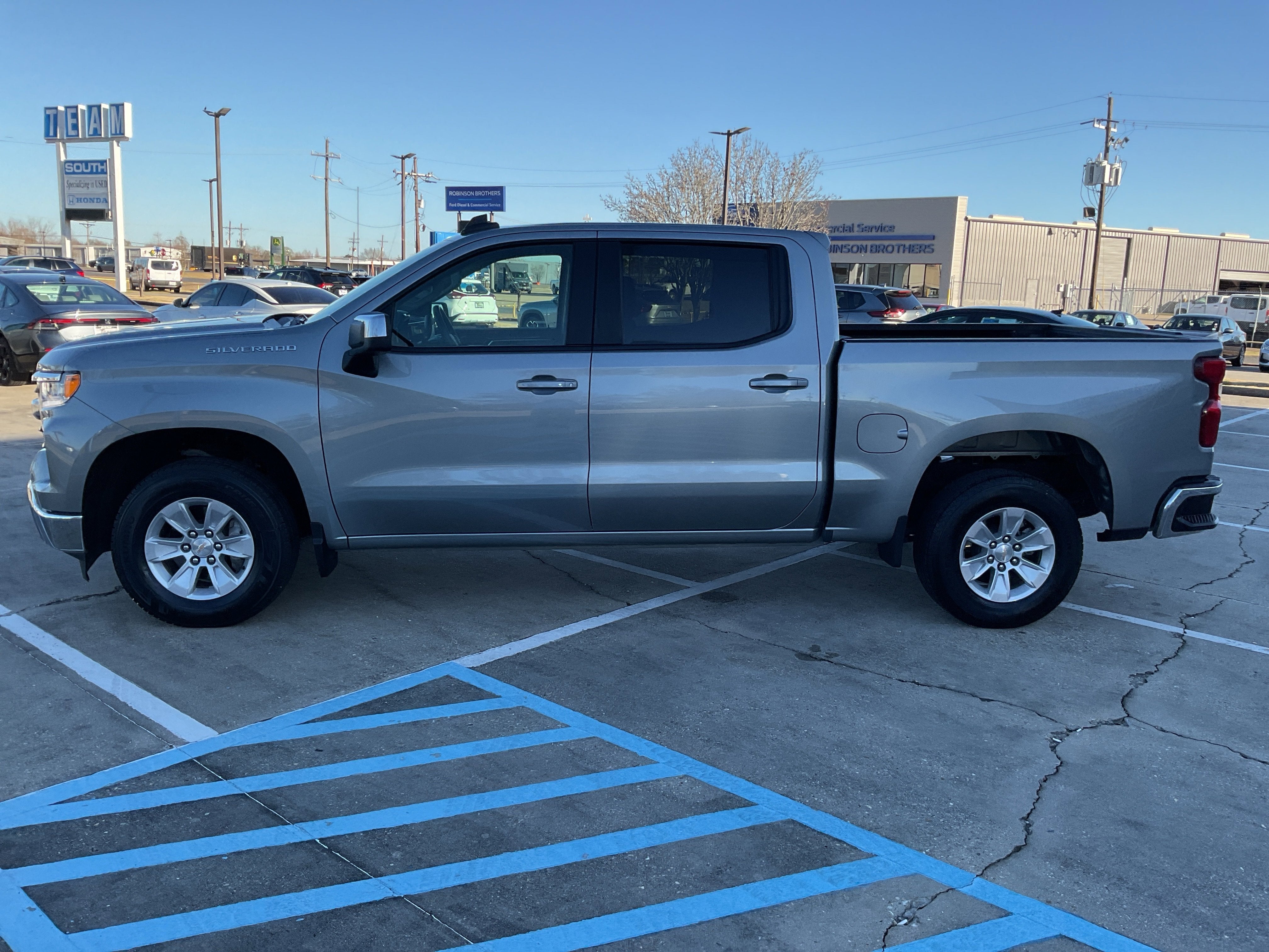 2025 Chevrolet Silverado 1500 LT
