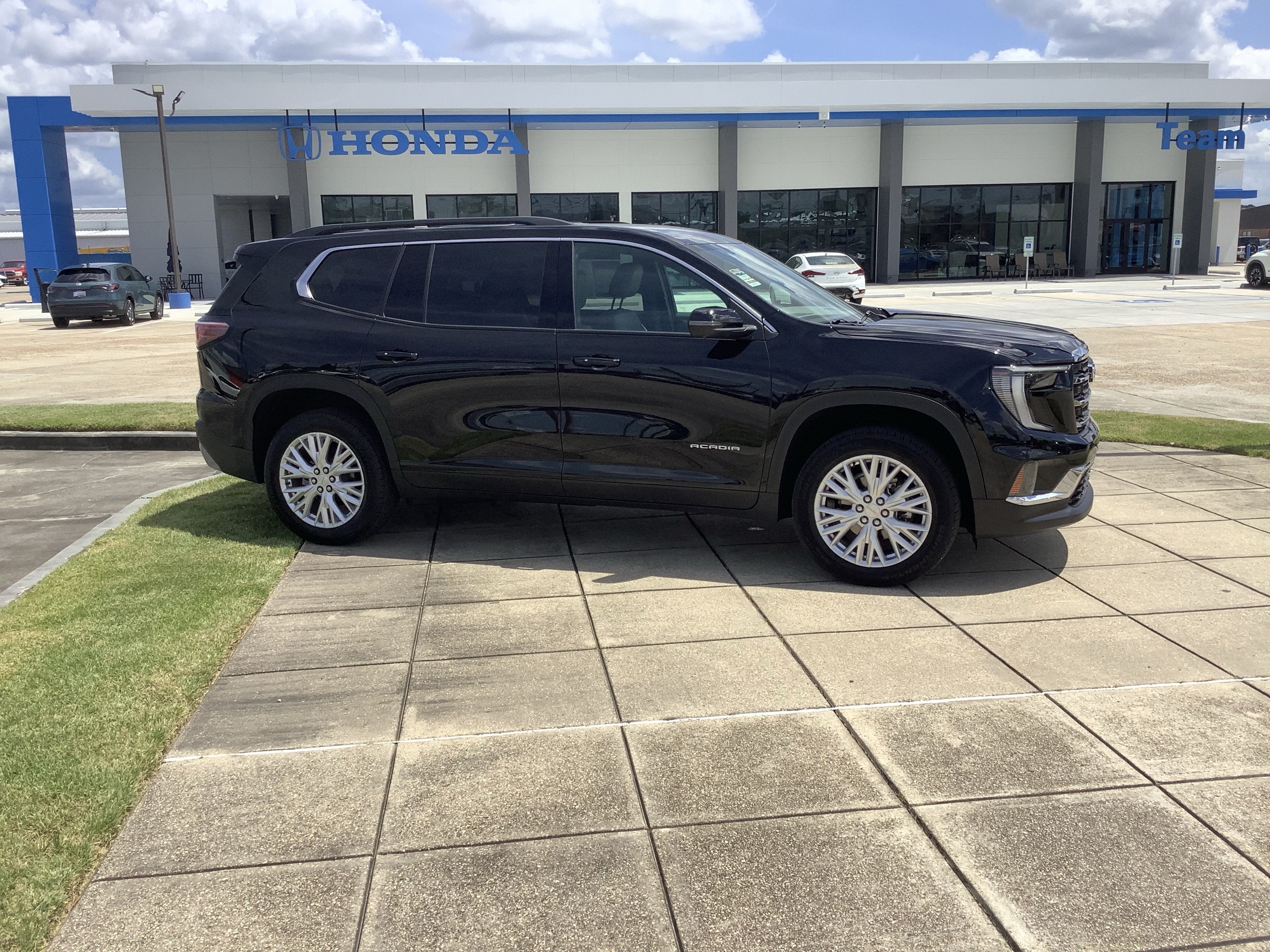 2026 GMC Acadia FWD Elevation