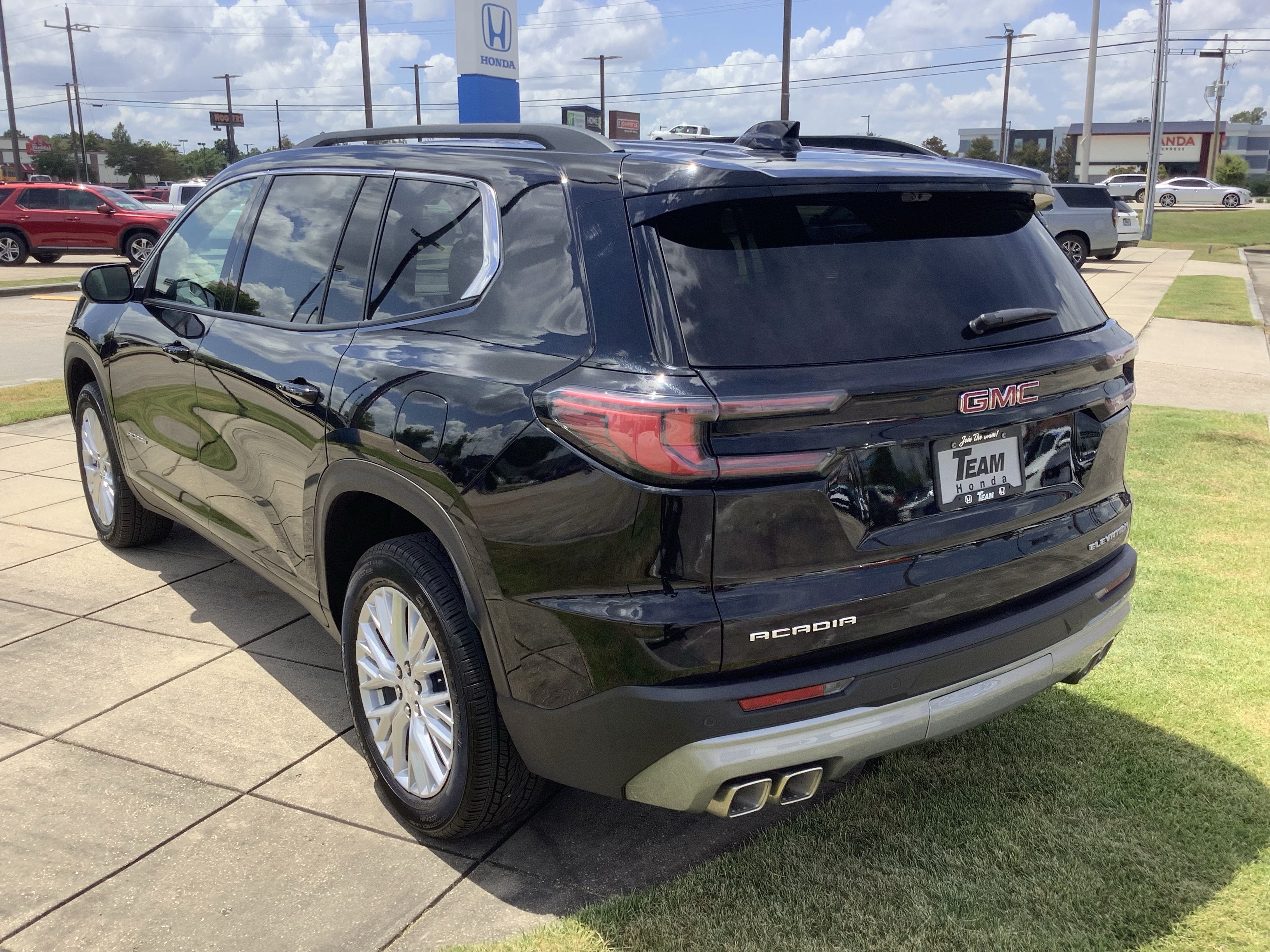 2026 GMC Acadia FWD Elevation