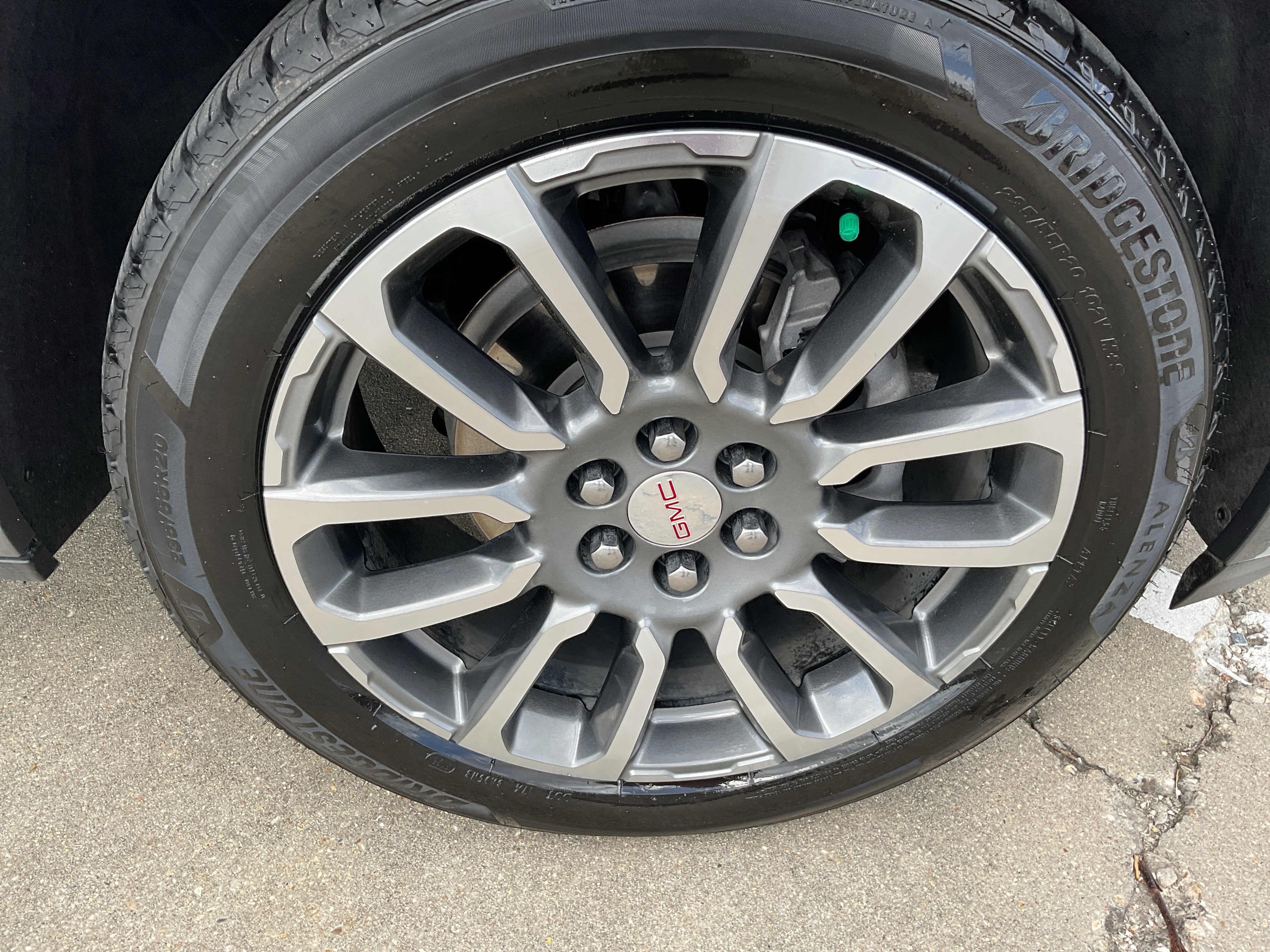 2022 GMC Acadia Denali