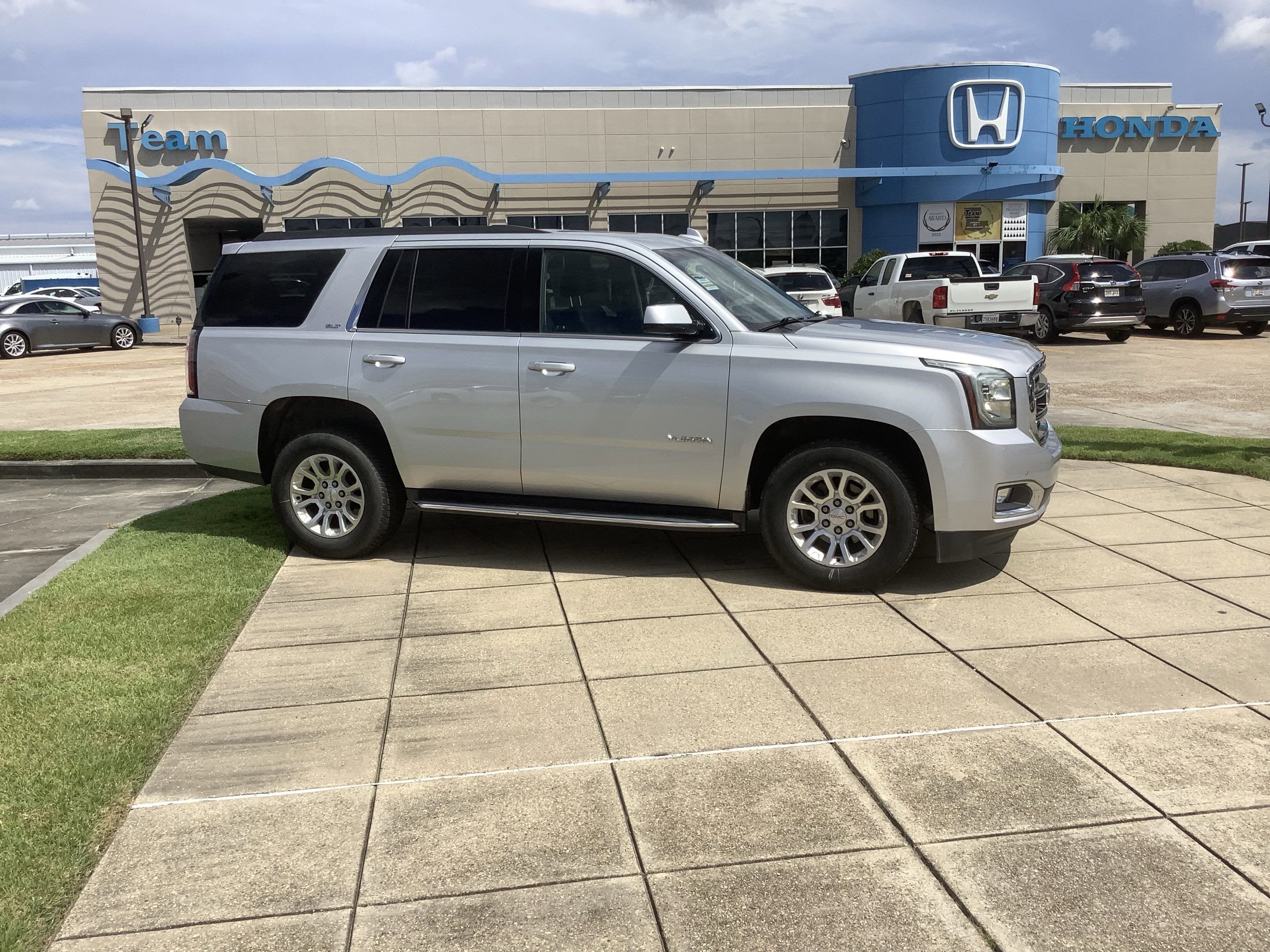 2019 GMC Yukon SLT