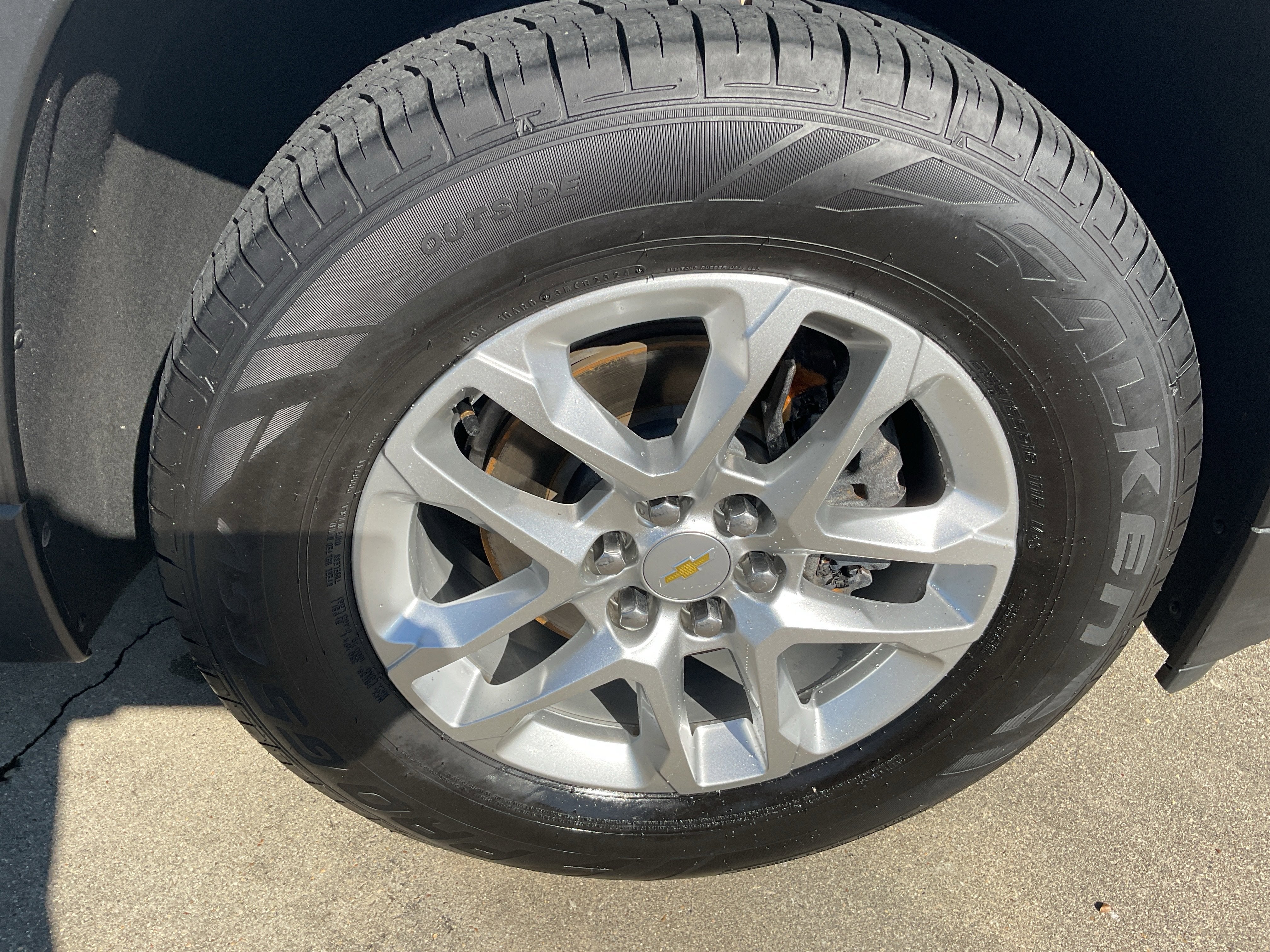 2023 Chevrolet Traverse LS