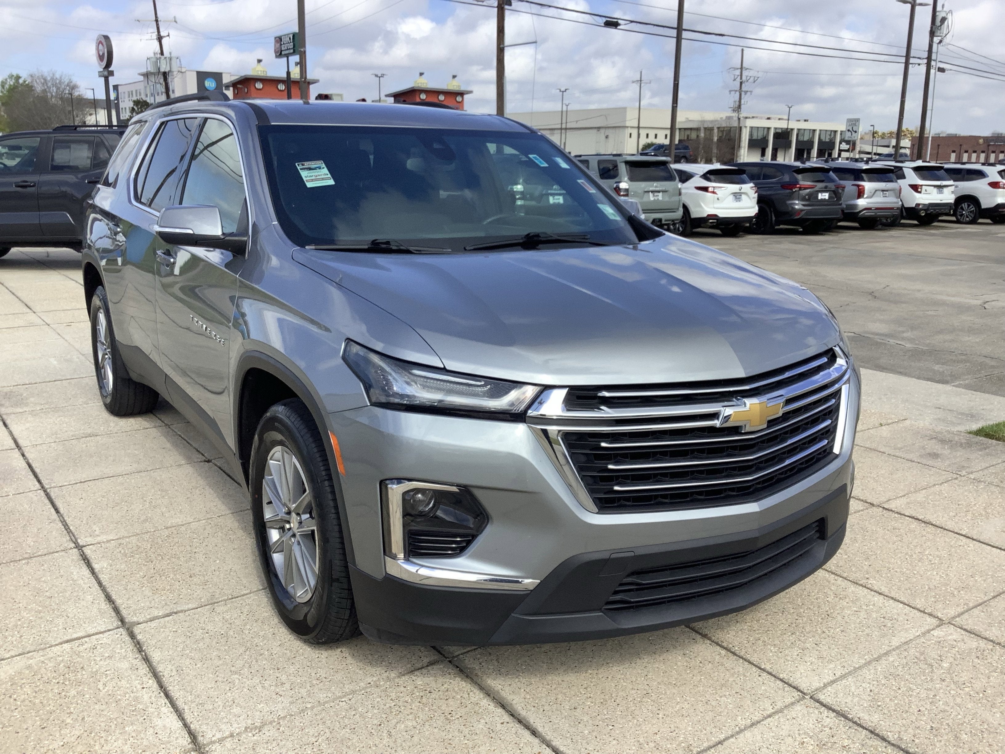 2023 Chevrolet Traverse LT Cloth