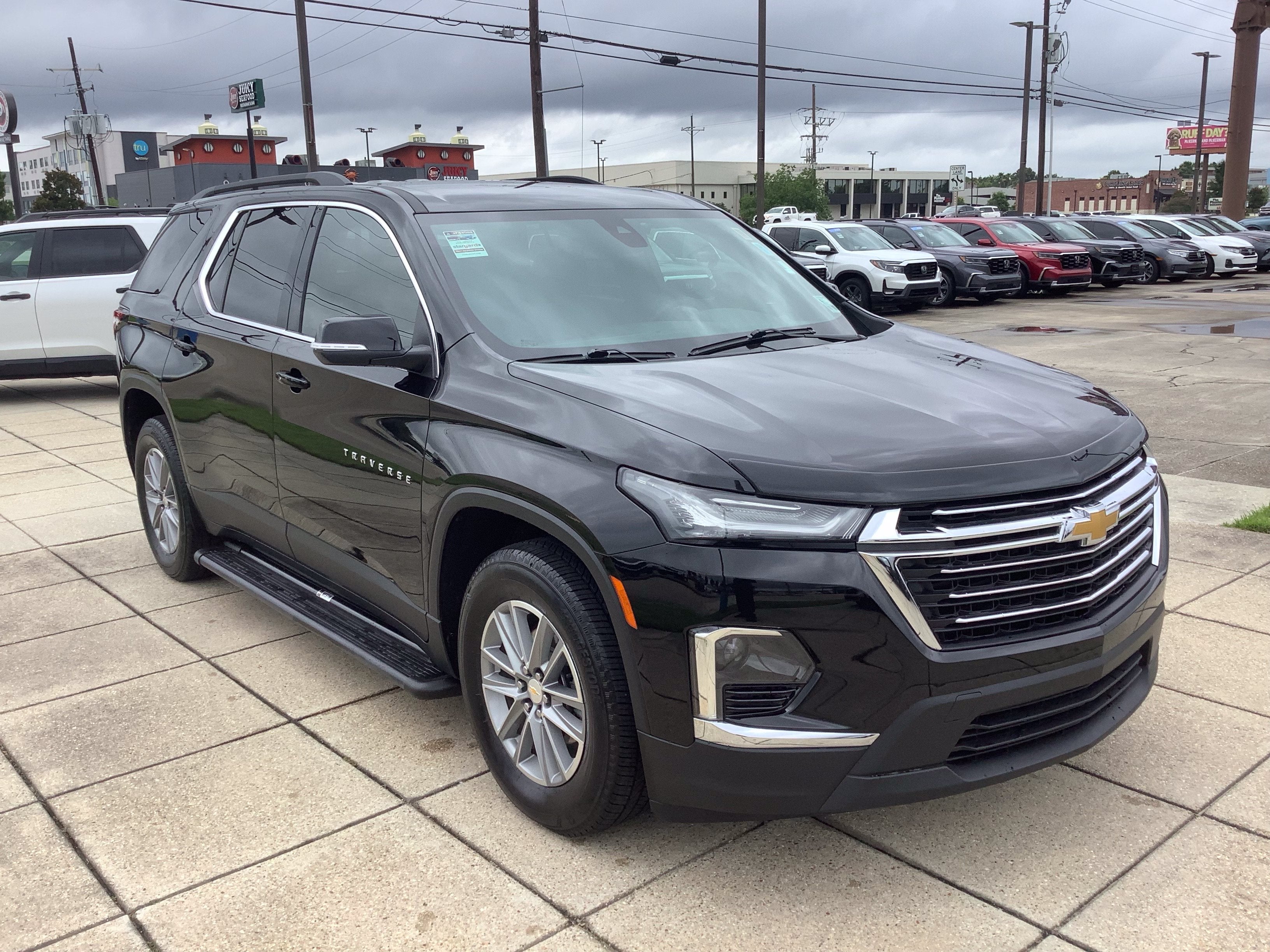 2022 Chevrolet Traverse LT Cloth