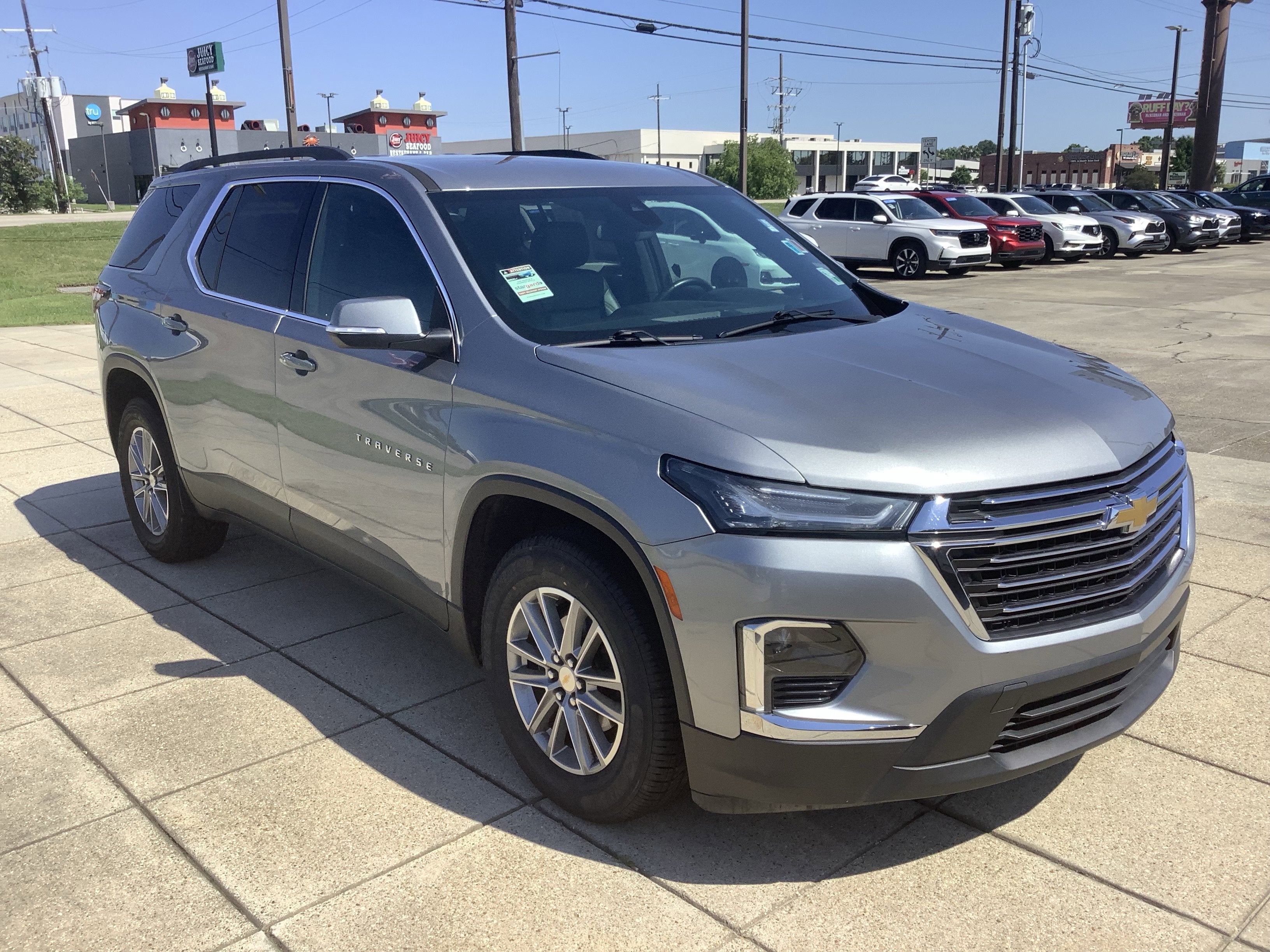 2023 Chevrolet Traverse LT Leather