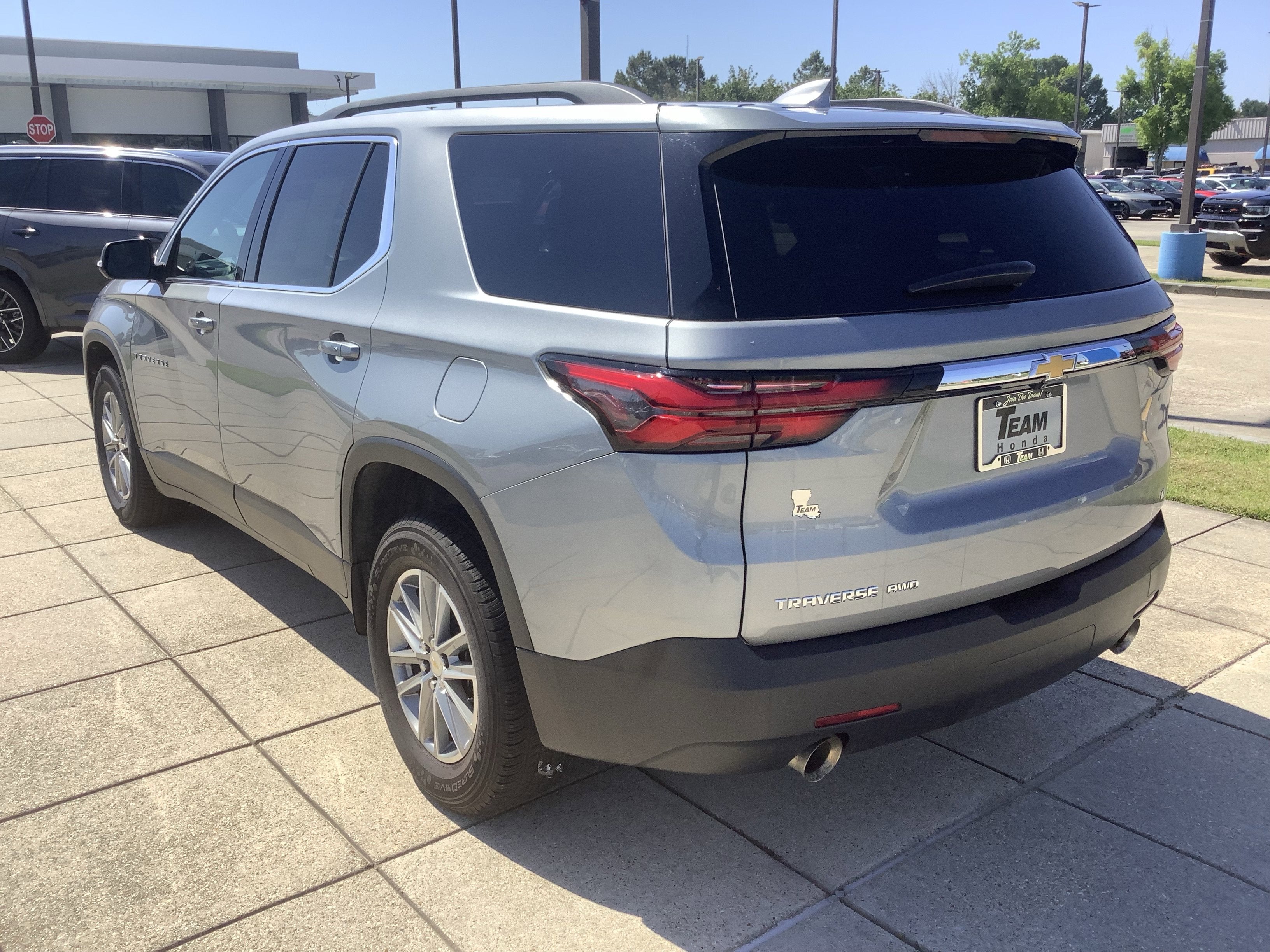 2023 Chevrolet Traverse LT Leather