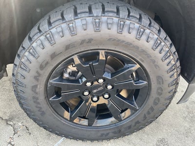 2022 GMC Canyon 4WD AT4 w/Leather