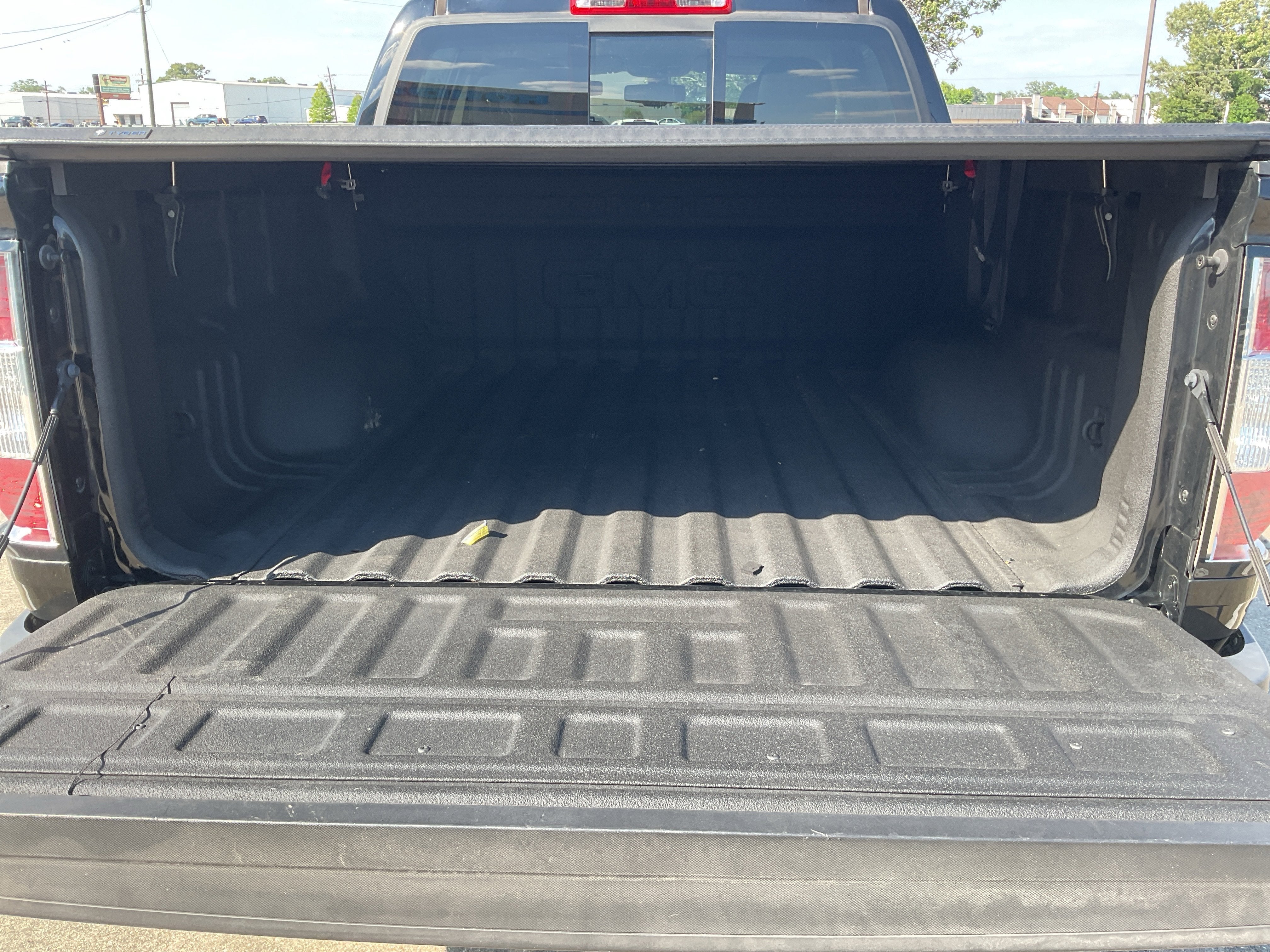2022 GMC Canyon 4WD AT4 w/Leather