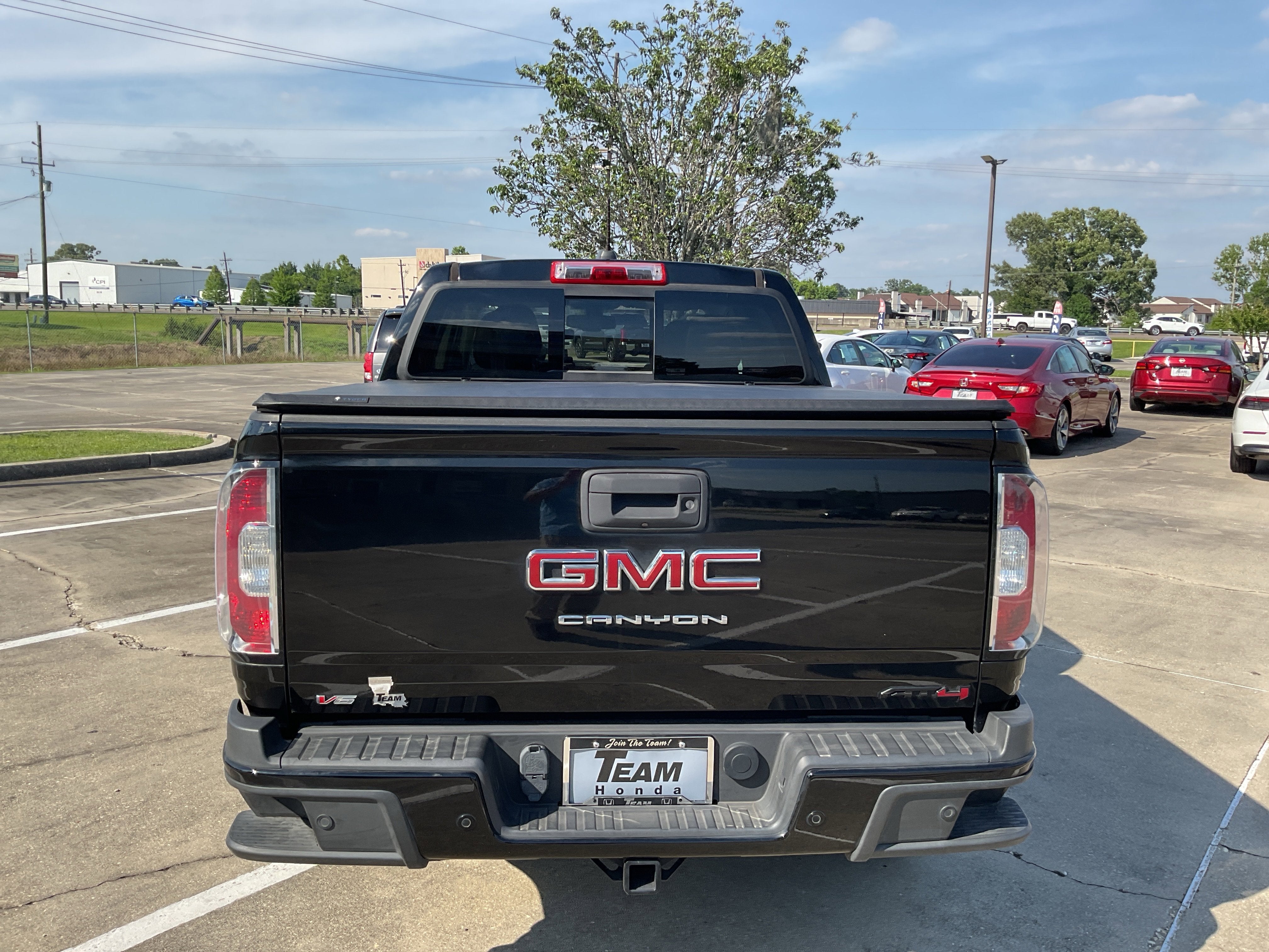 2022 GMC Canyon 4WD AT4 w/Leather