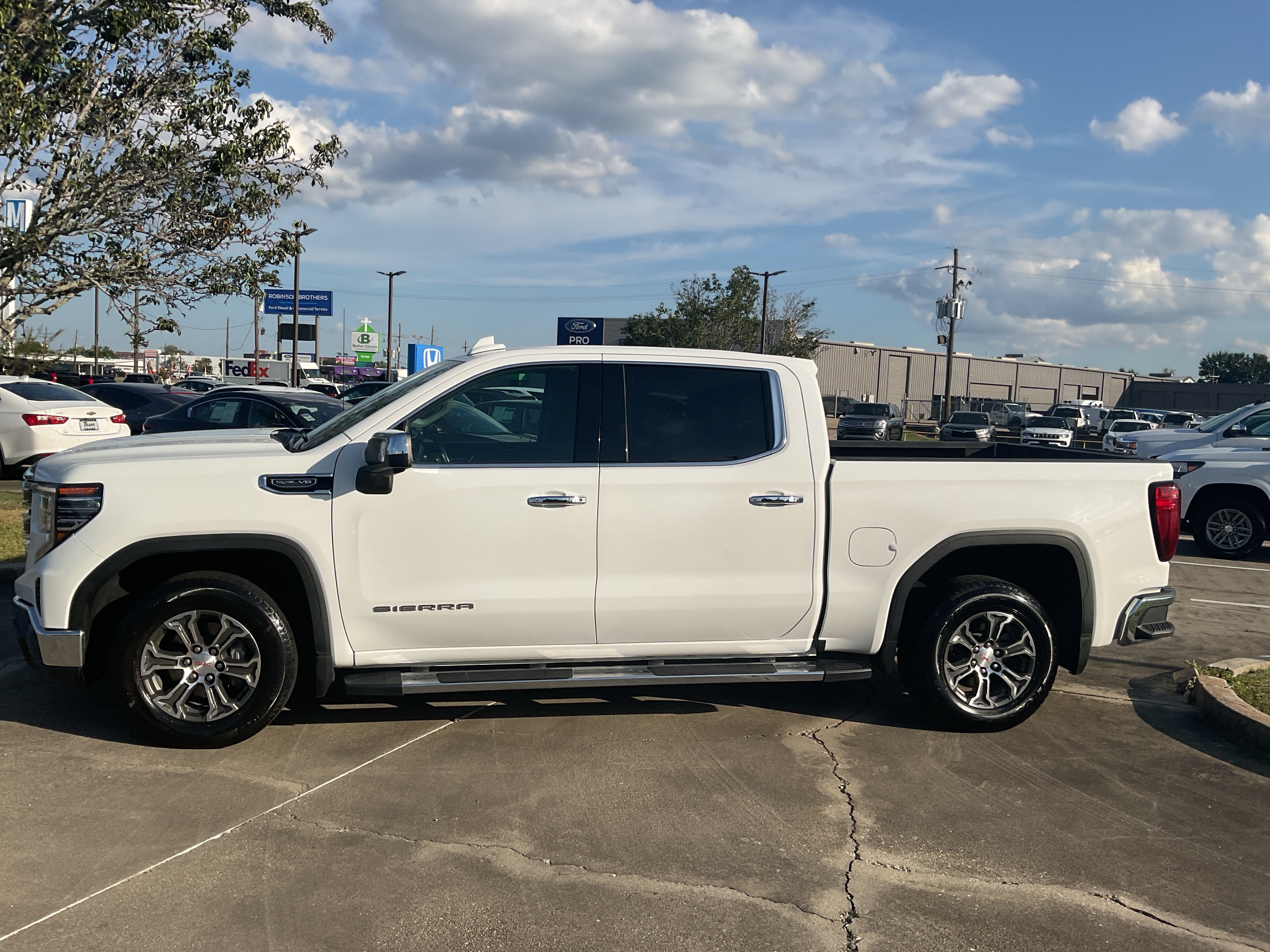 2024 GMC Sierra 1500 SLT