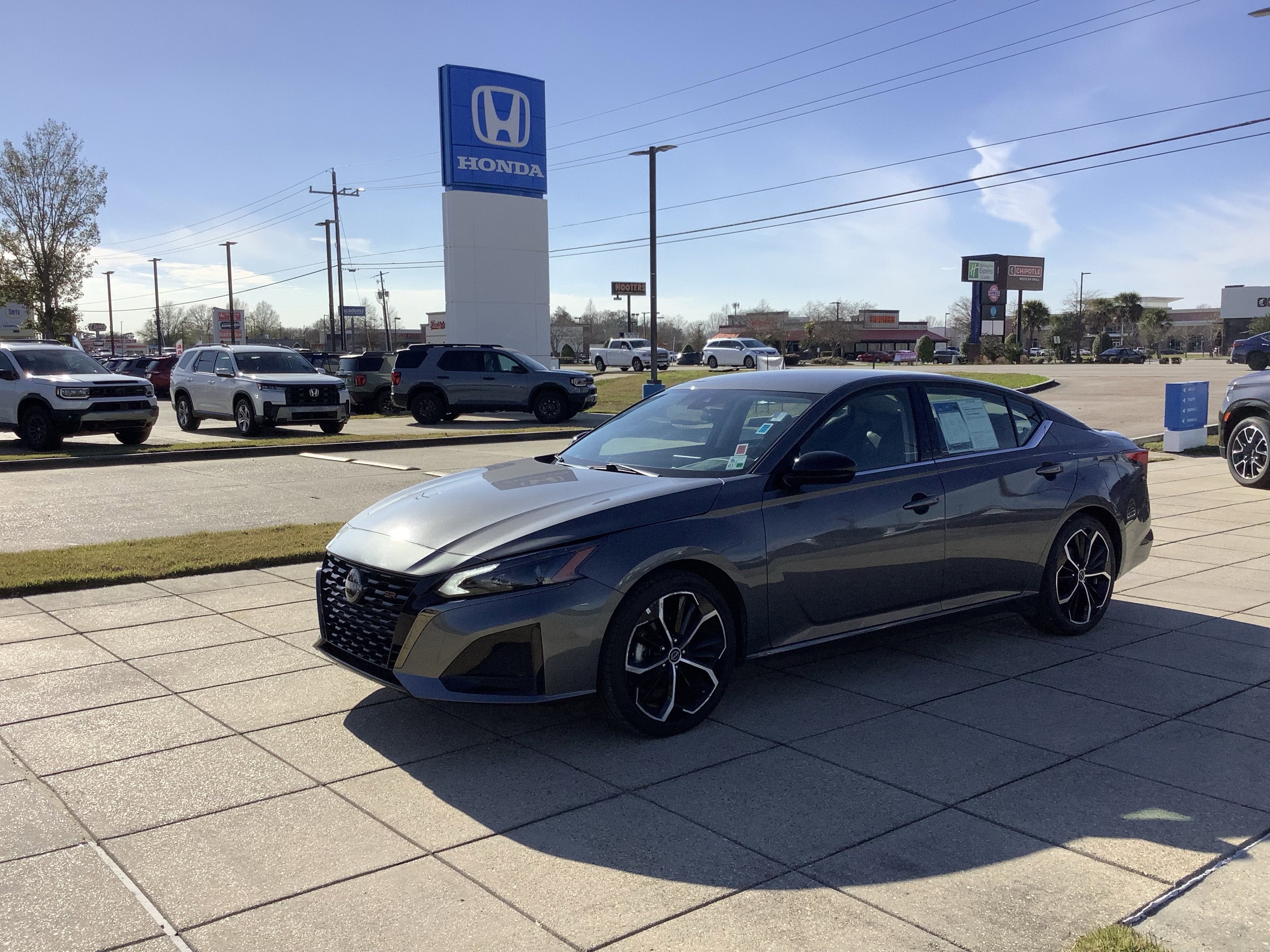 2025 Nissan Altima SR