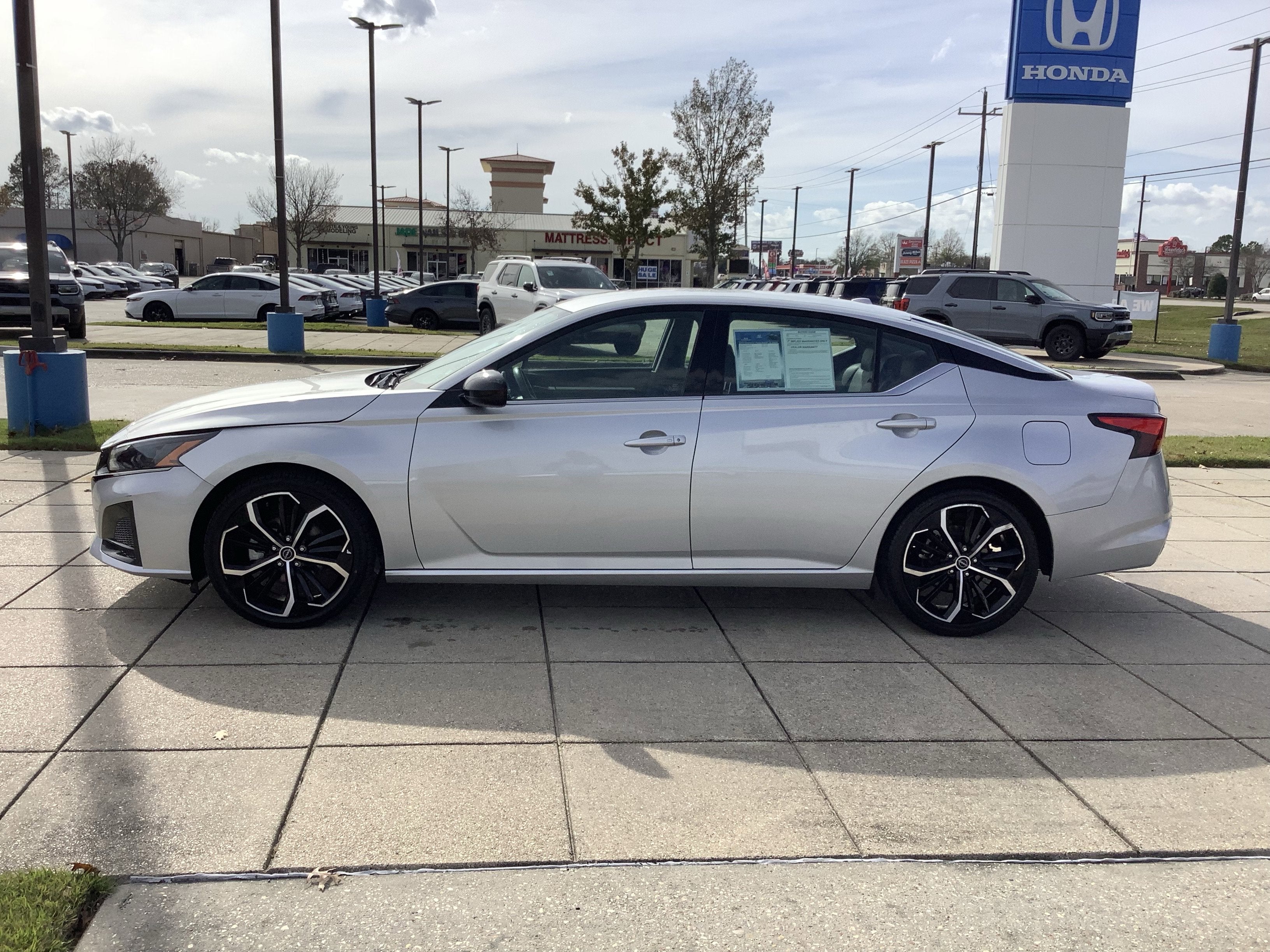 2024 Nissan Altima 2.5 SR