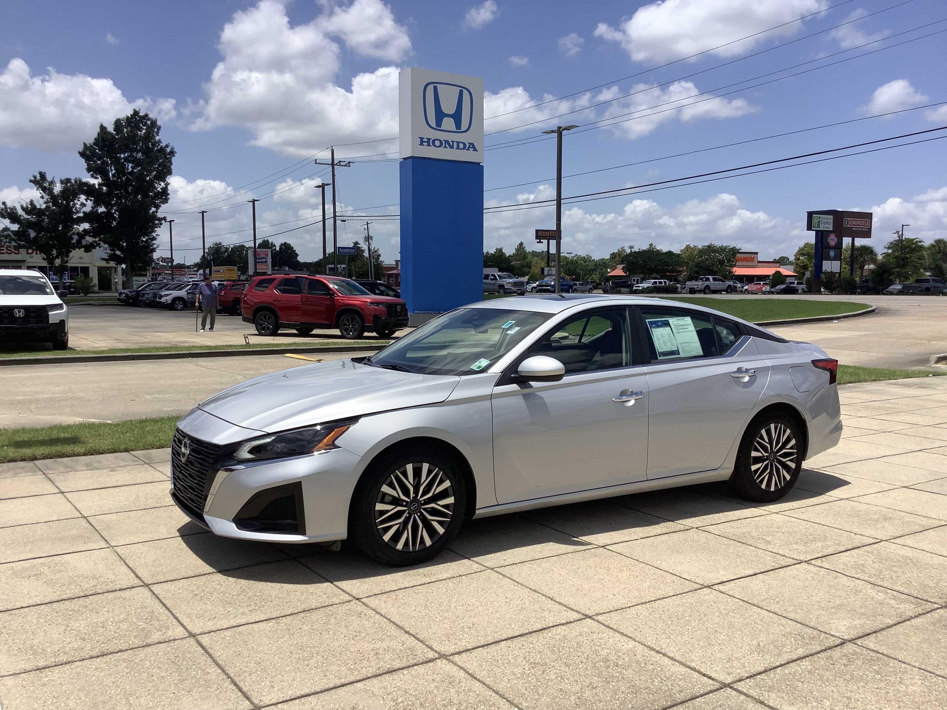 2024 Nissan Altima 2.5 SV