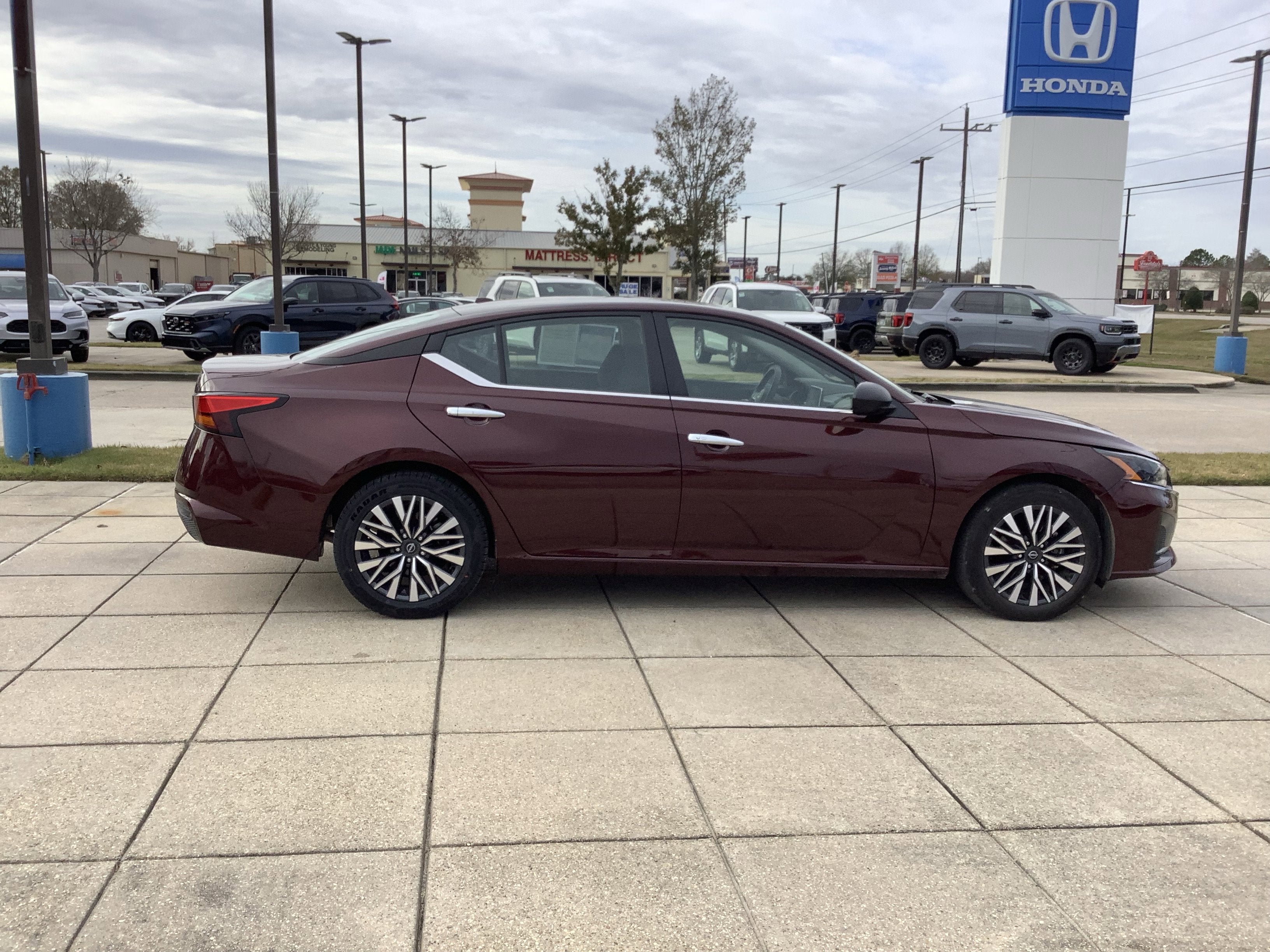 2025 Nissan Altima SV