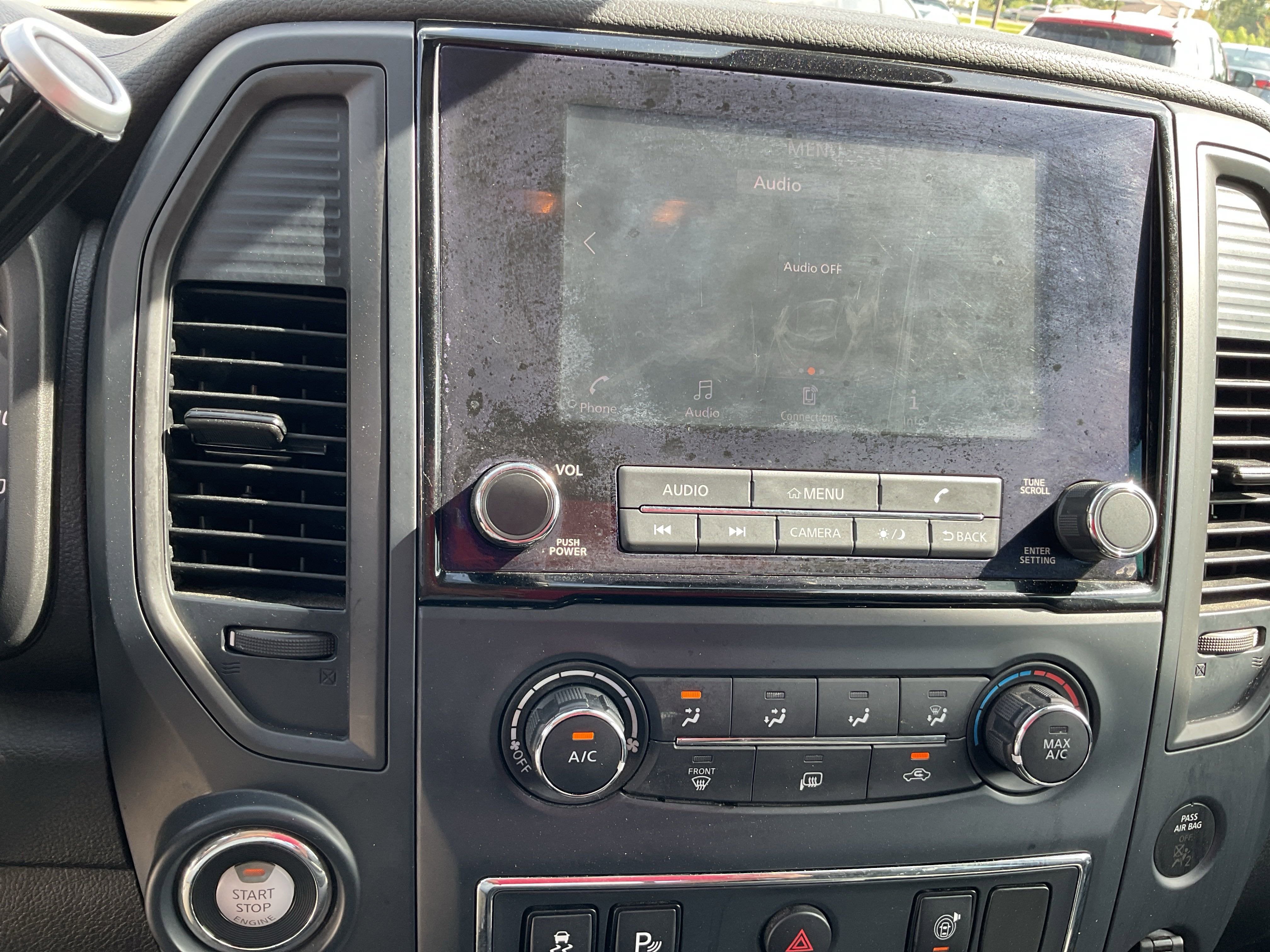 2023 Nissan Titan SV