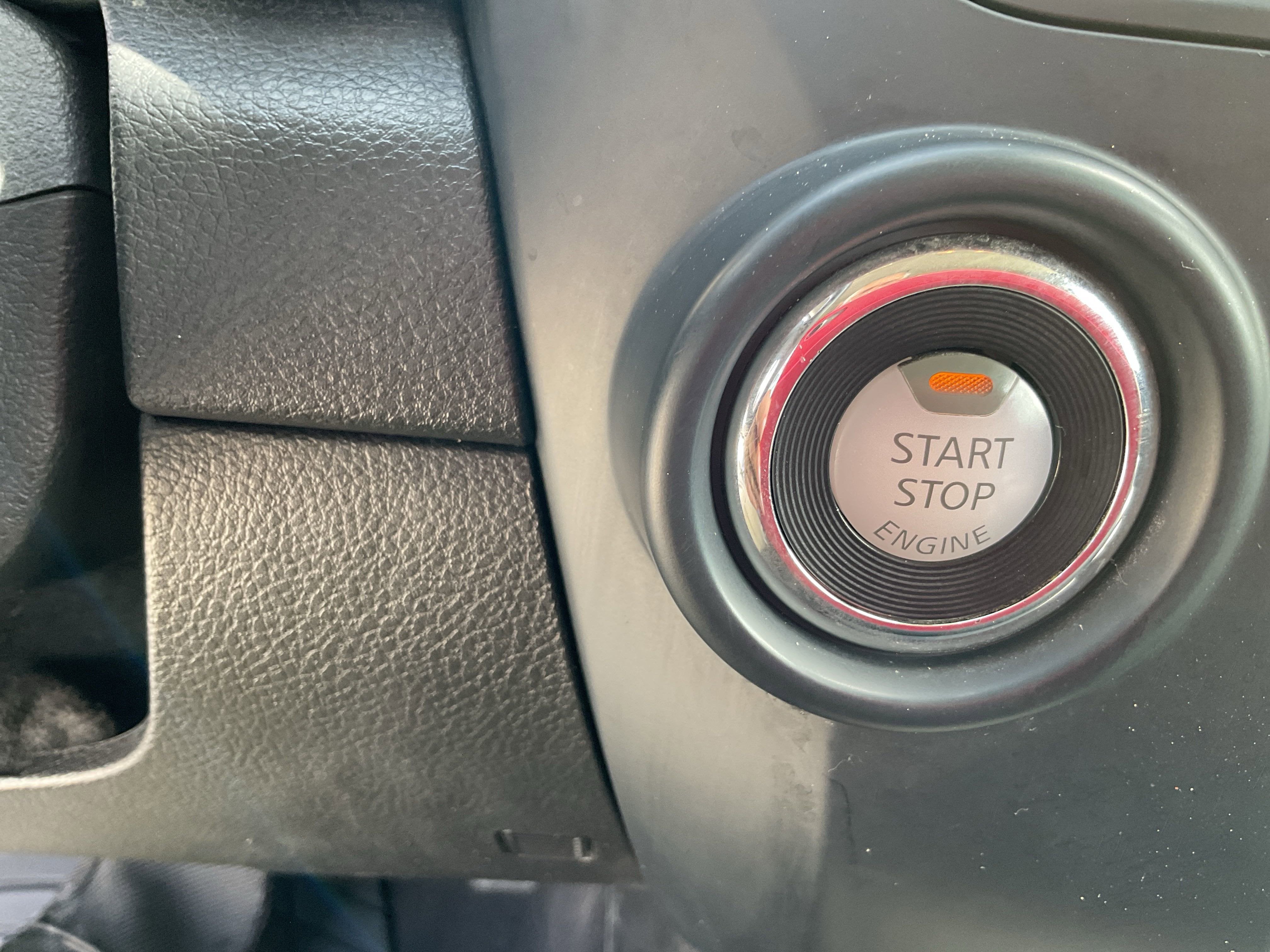 2023 Nissan Titan SV