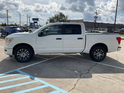 2023 Nissan Titan SV