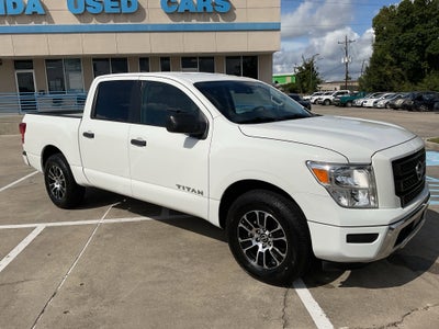 2023 Nissan Titan SV