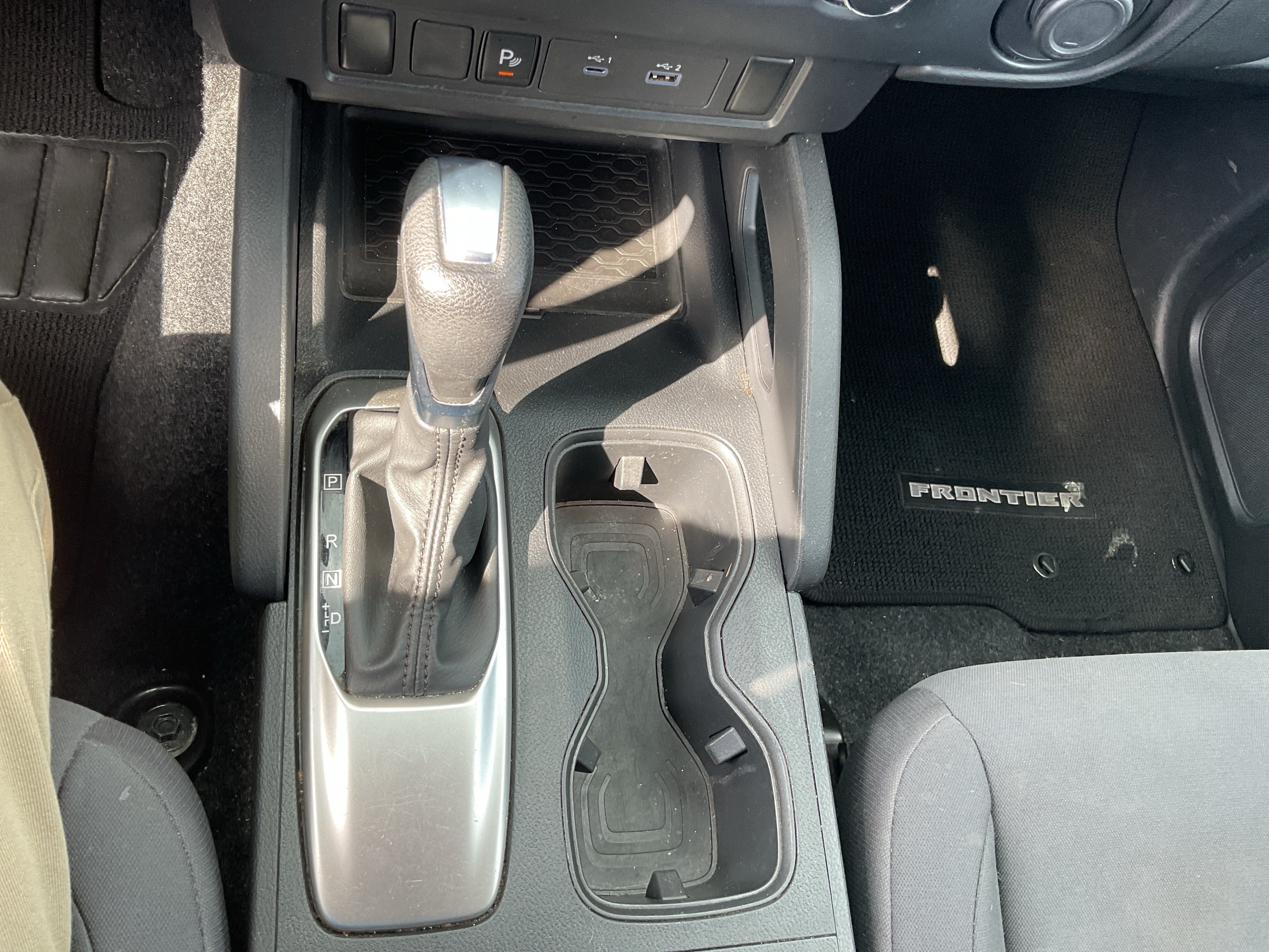 2022 Nissan Frontier S