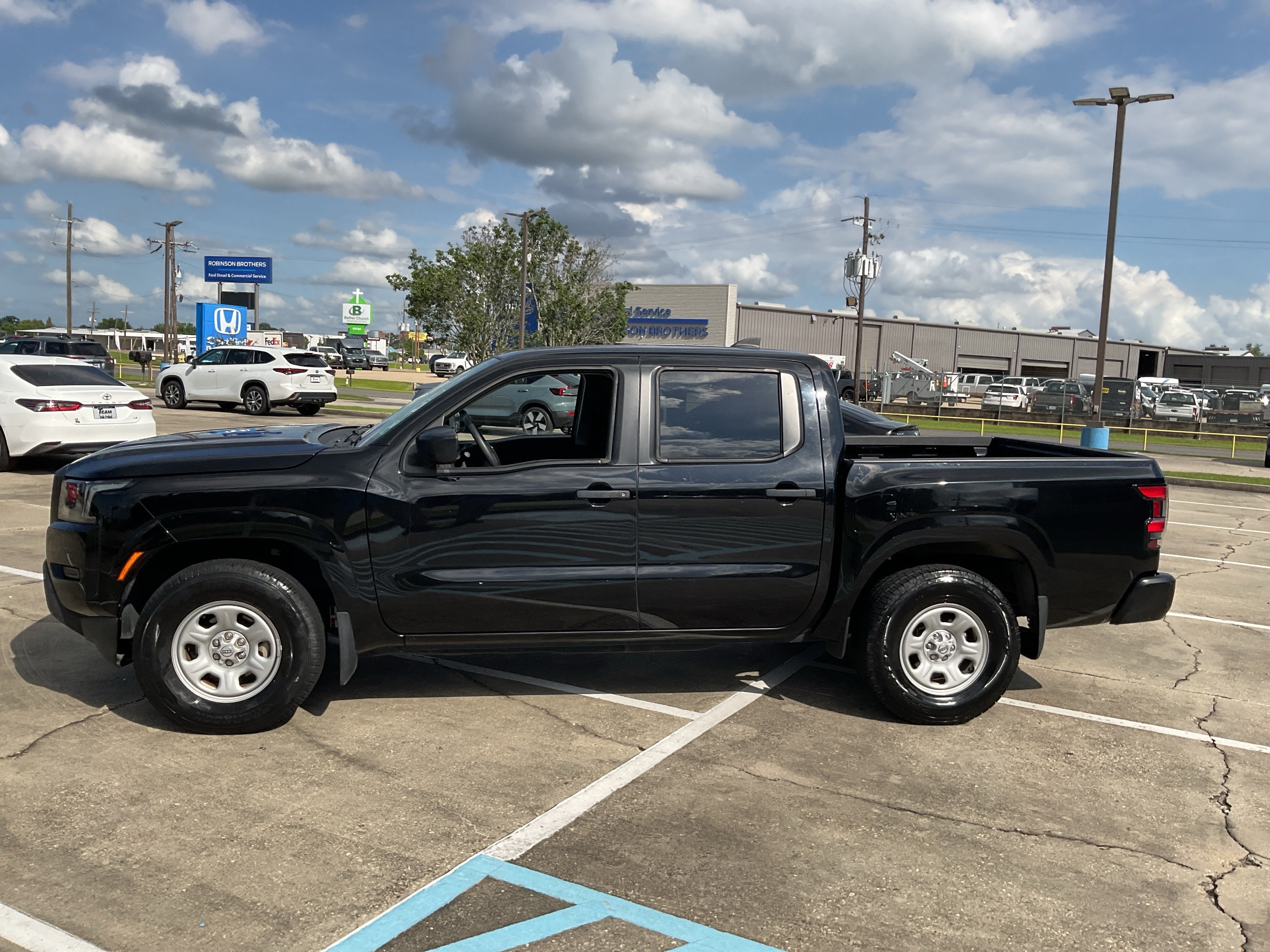 2022 Nissan Frontier S