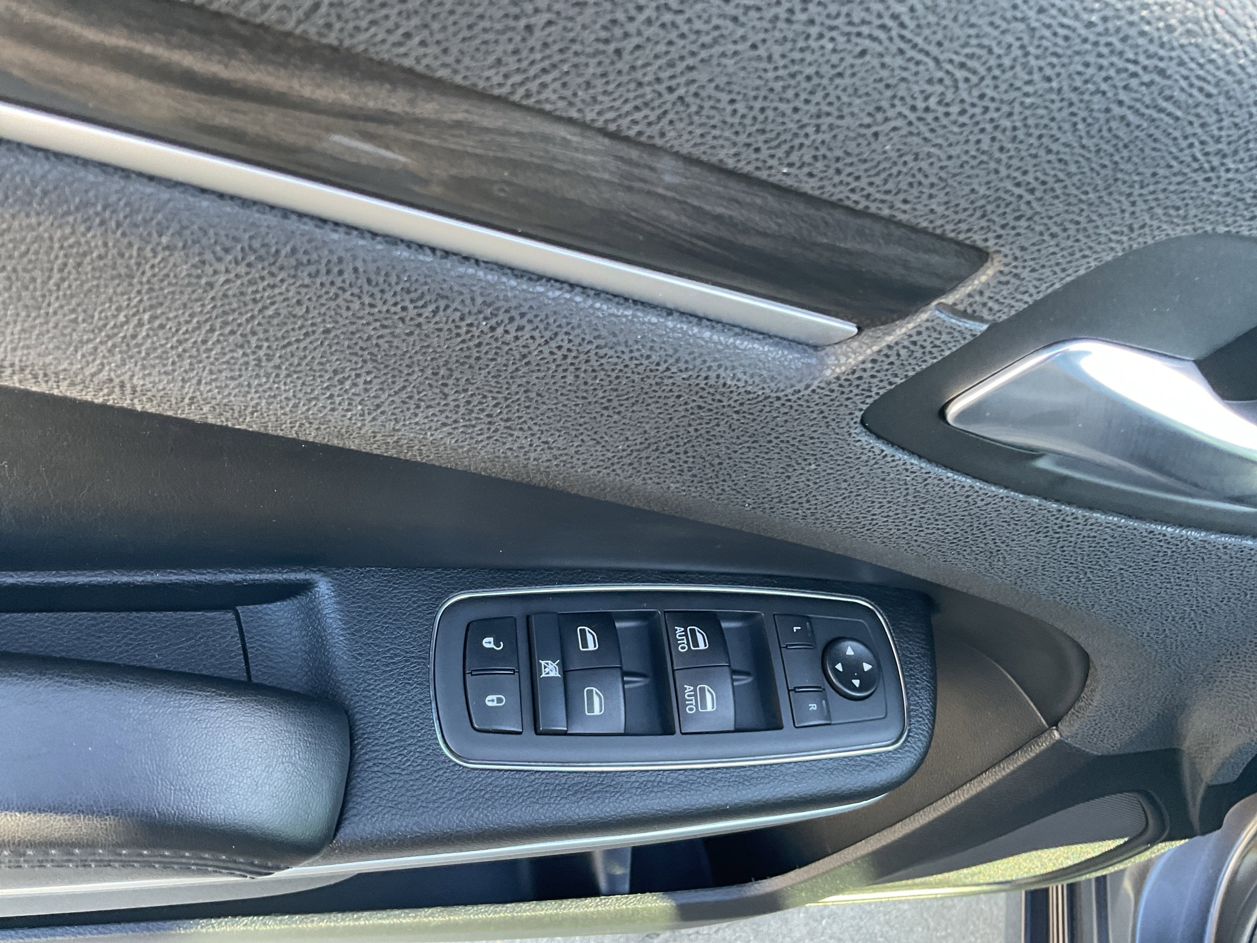 2021 Chrysler 300 Touring