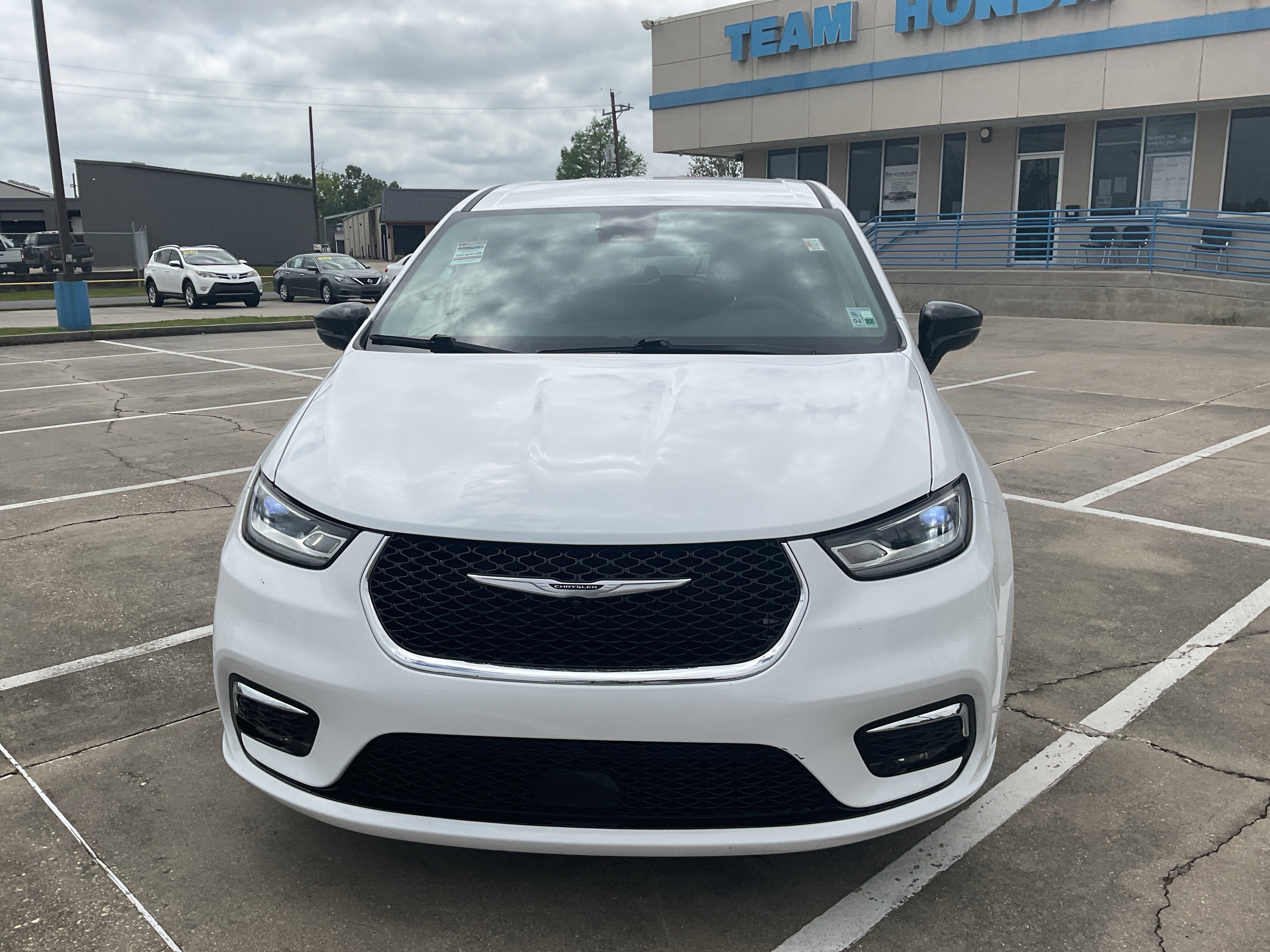 2024 Chrysler Pacifica Touring L