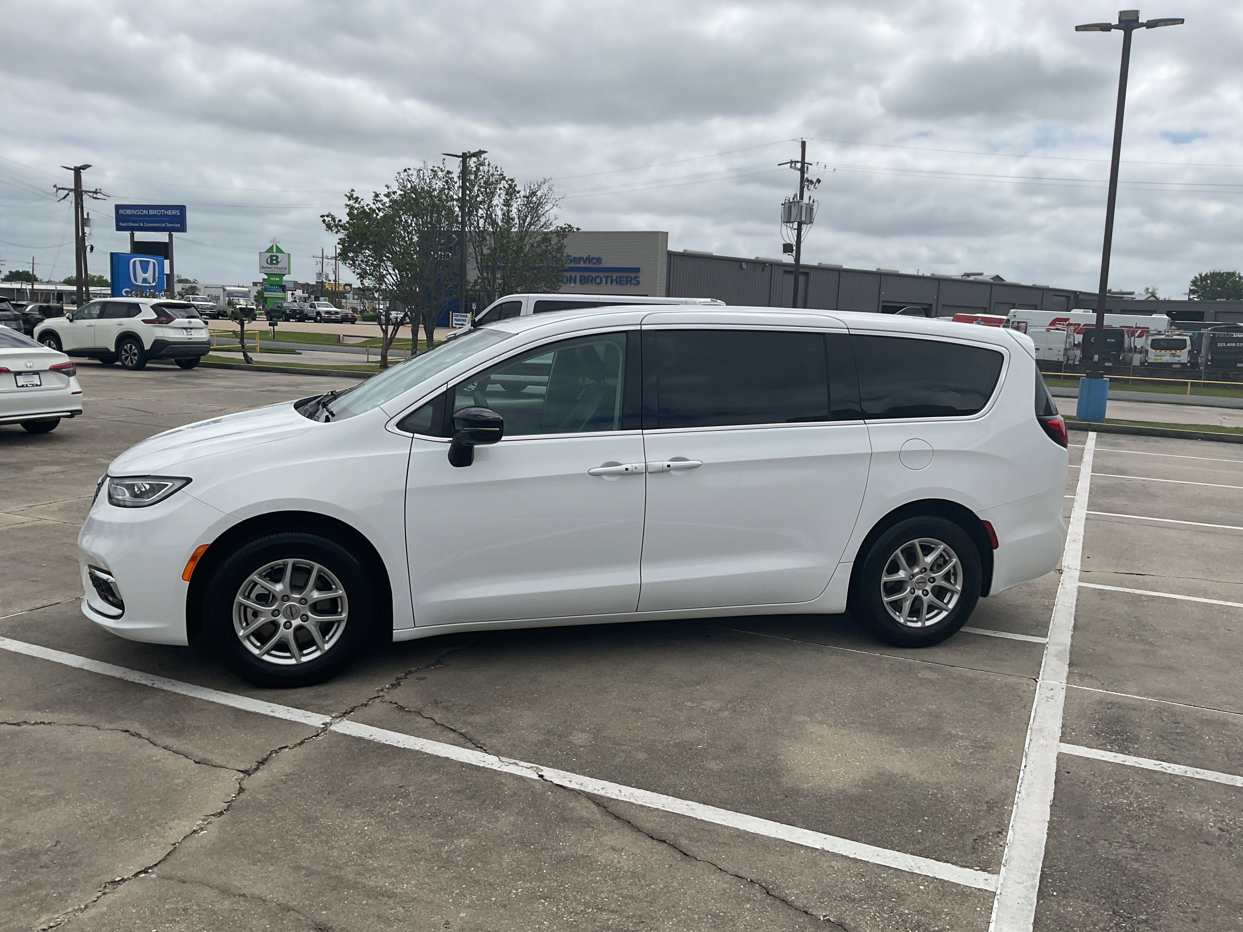 2024 Chrysler Pacifica Touring L