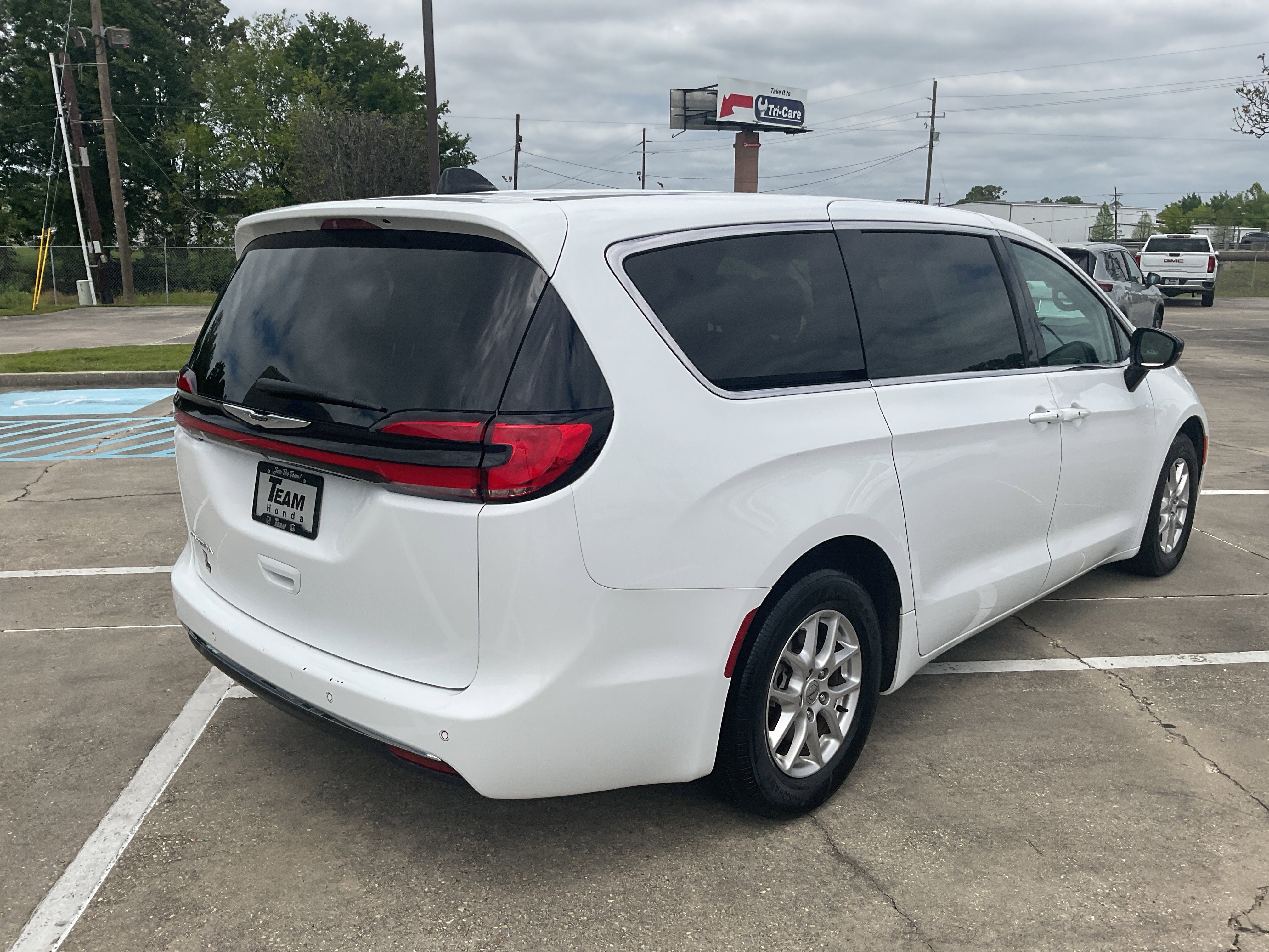 2024 Chrysler Pacifica Touring L