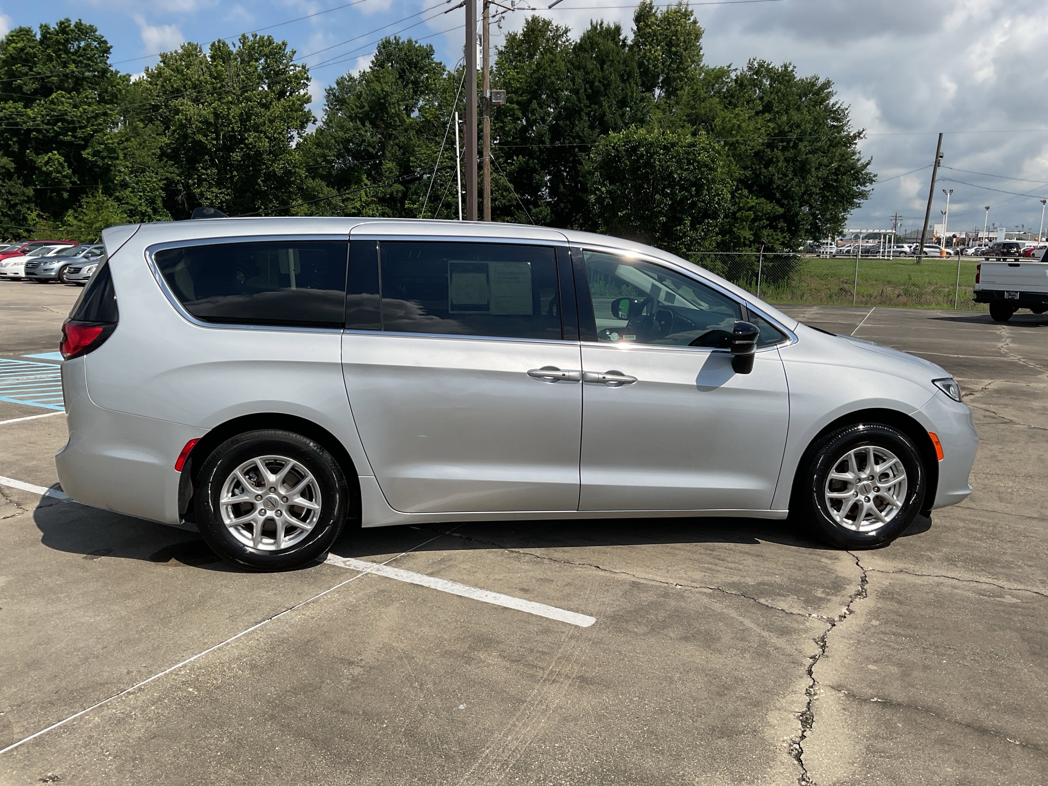 2024 Chrysler Pacifica Touring L