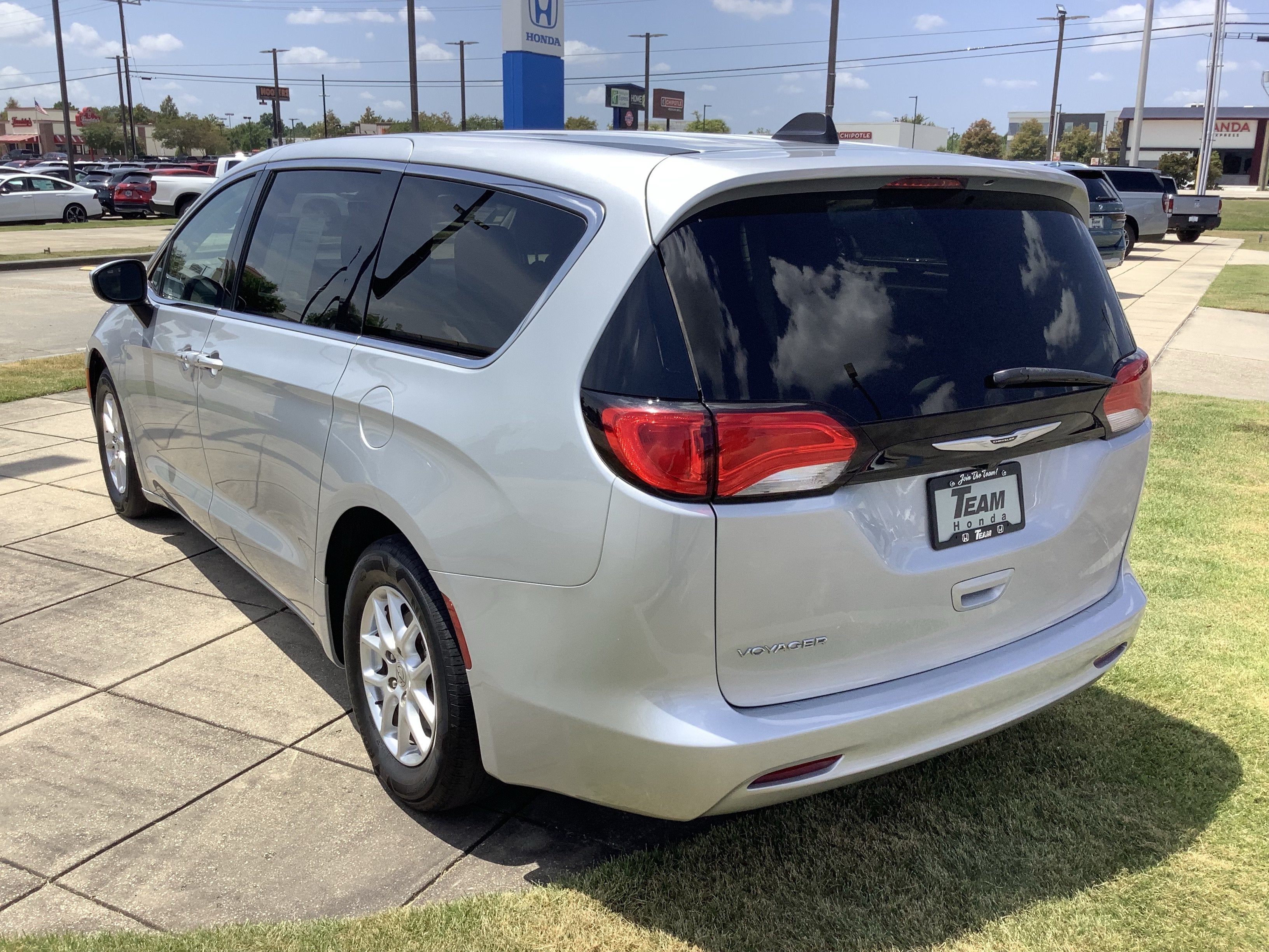 2023 Chrysler Voyager LX
