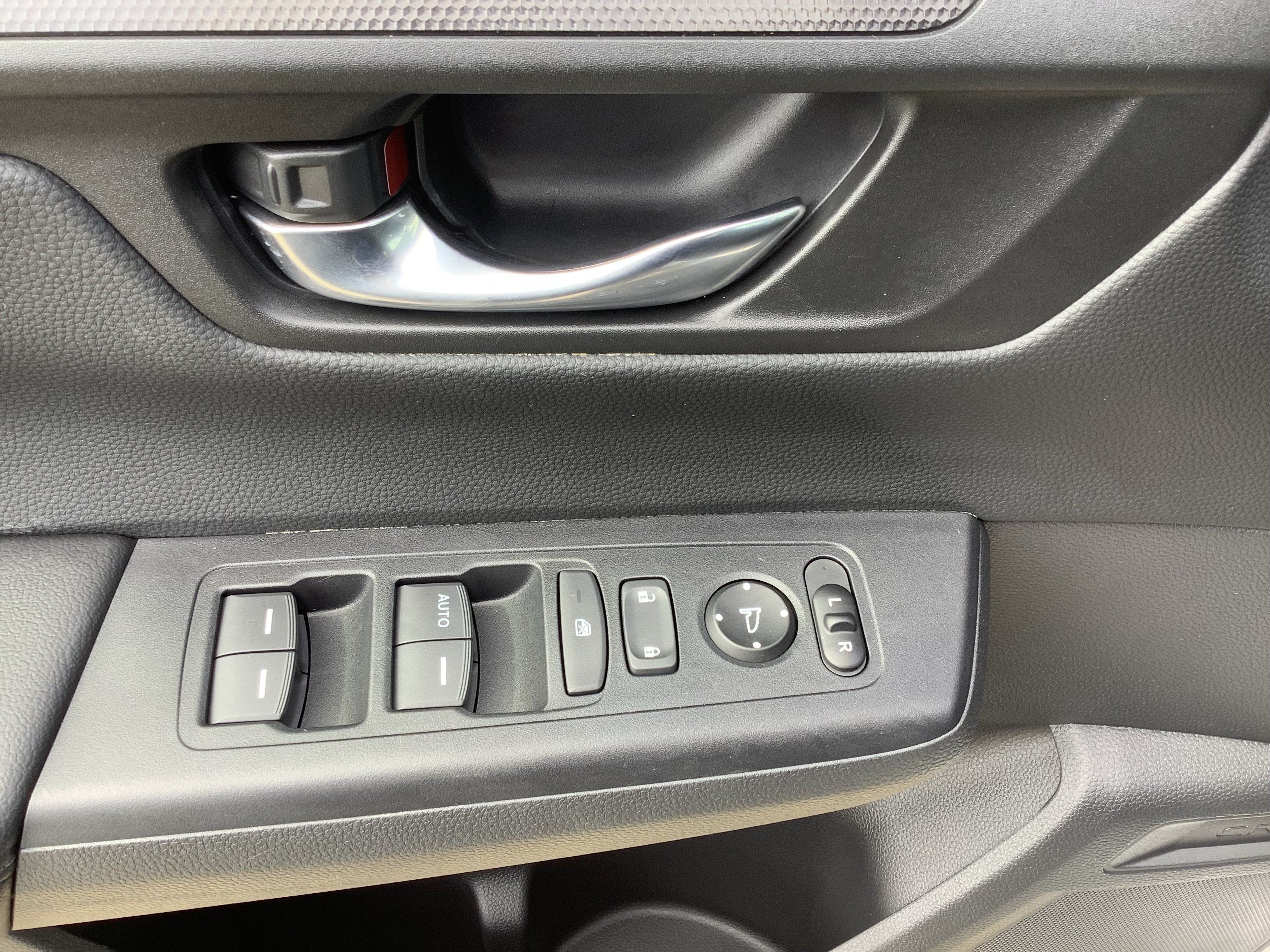 2026 Honda CR-V LX - Photo 15