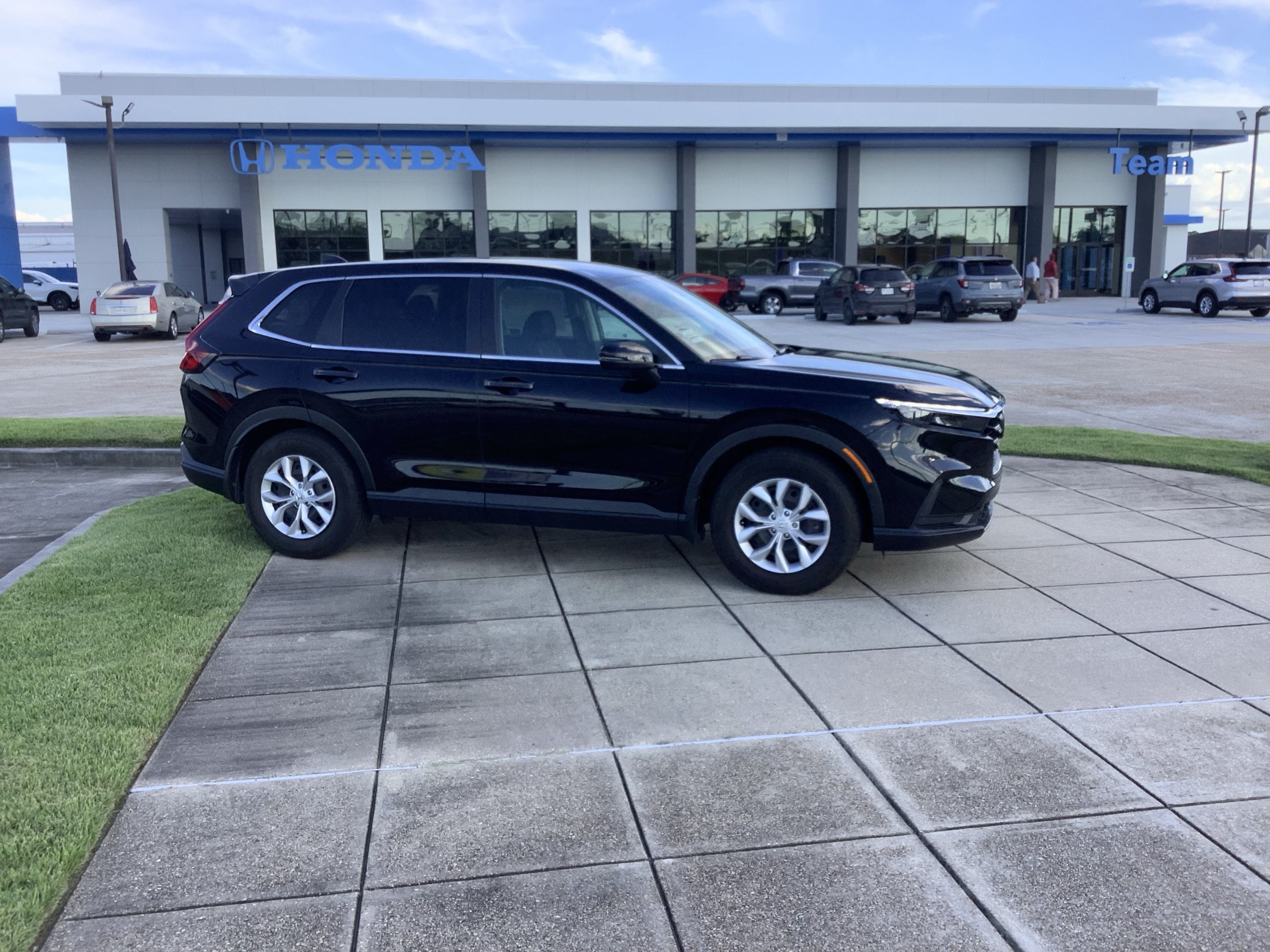 2025 Honda CR-V LX - Photo 19