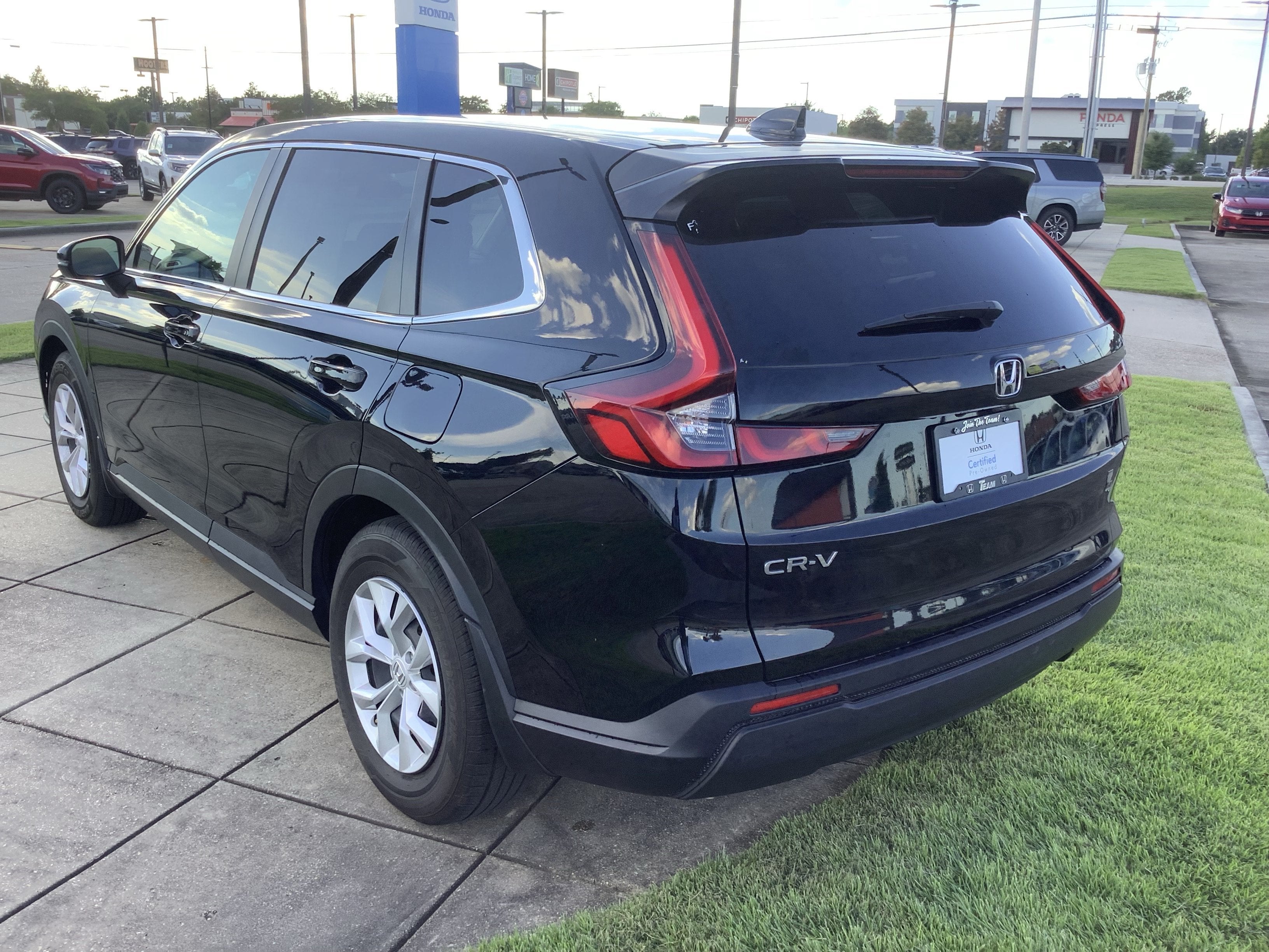 2025 Honda CR-V LX - Photo 6