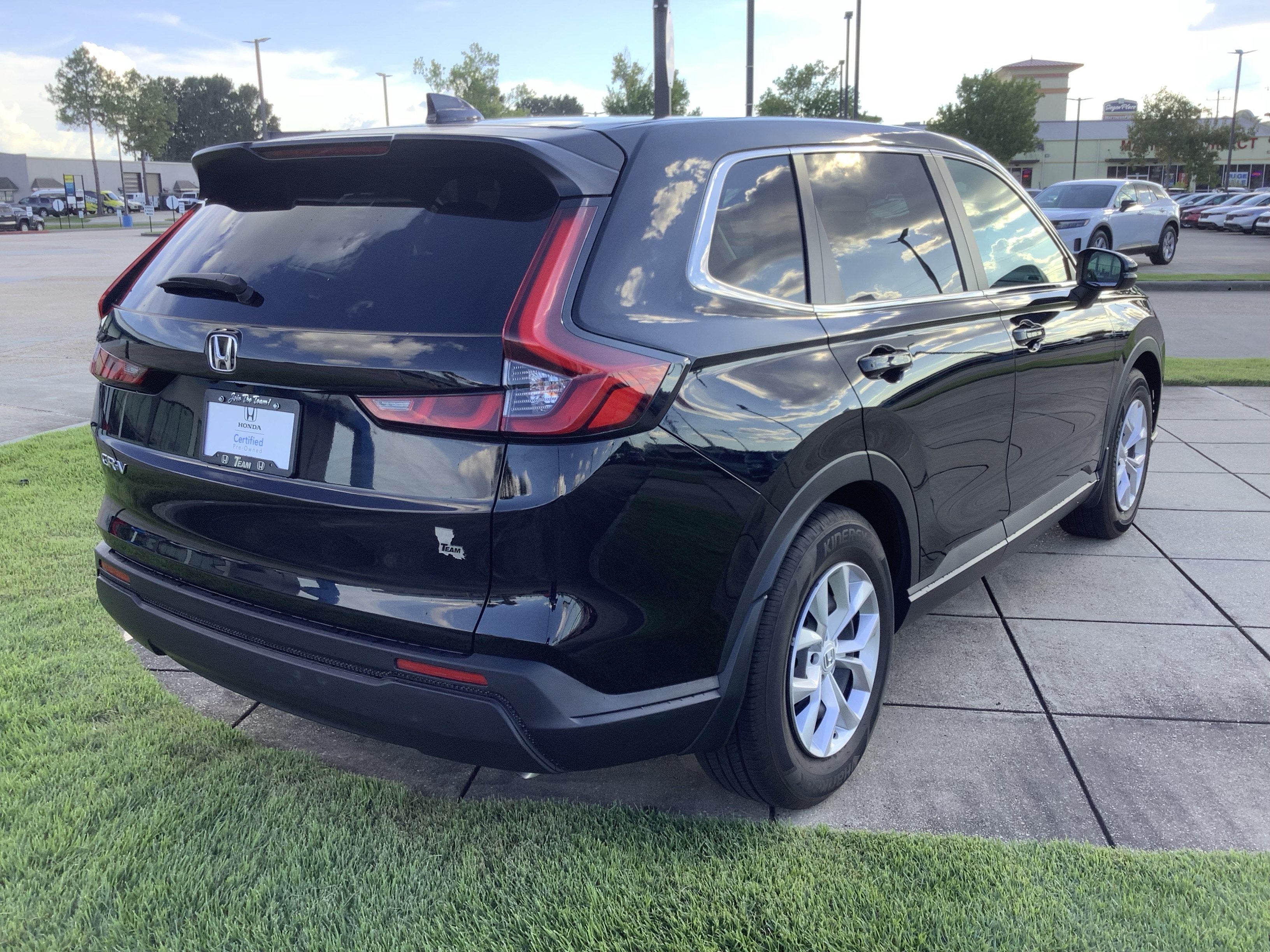 2025 Honda CR-V LX - Photo 8