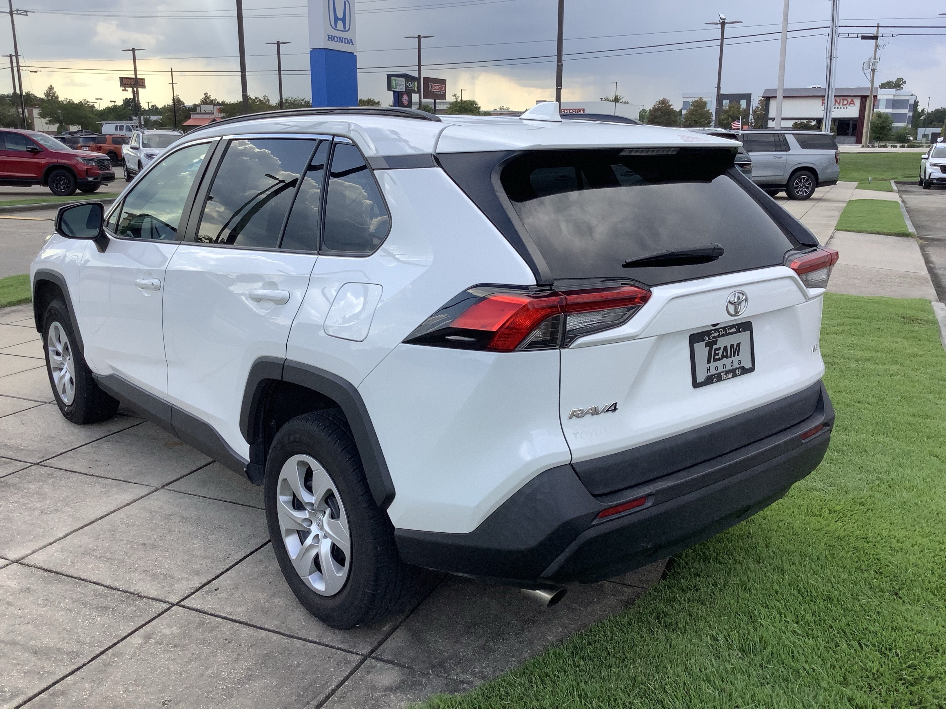 2021 Toyota RAV4 LE