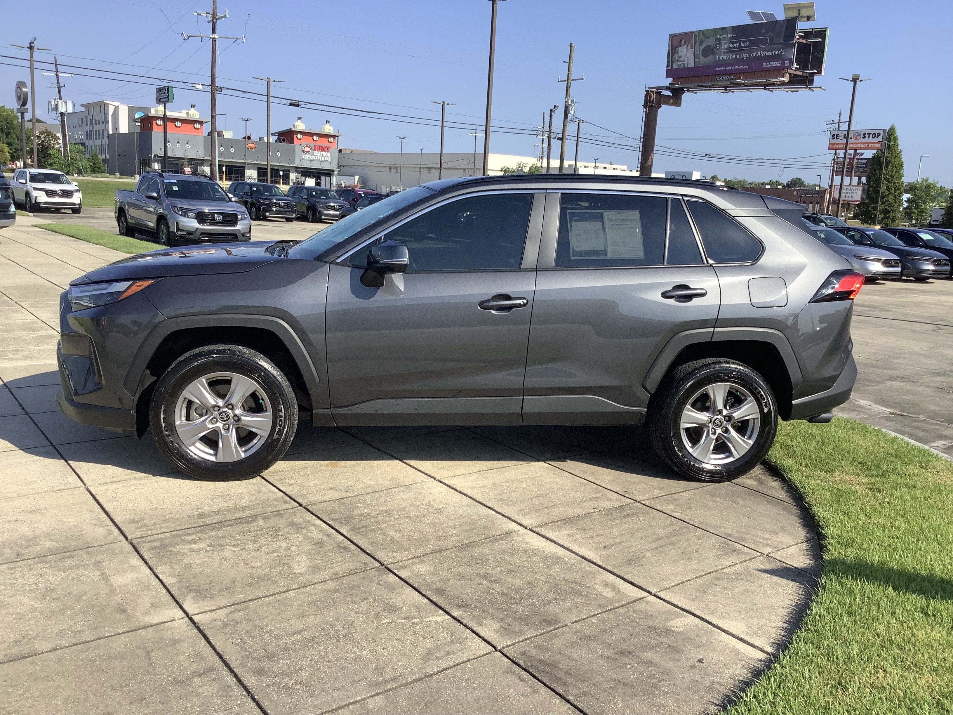 2025 Toyota RAV4 XLE