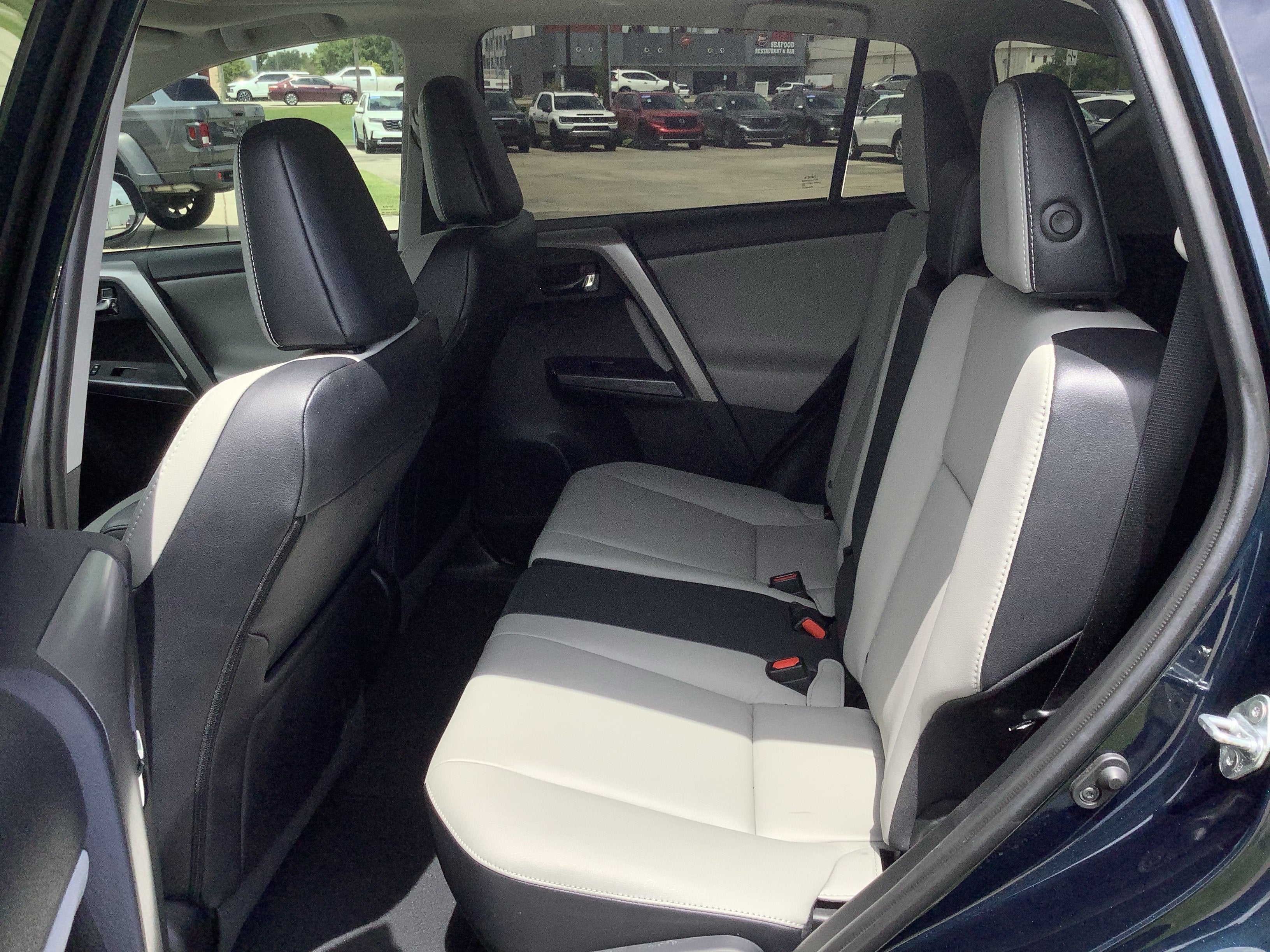 2017 Toyota RAV4 Platinum