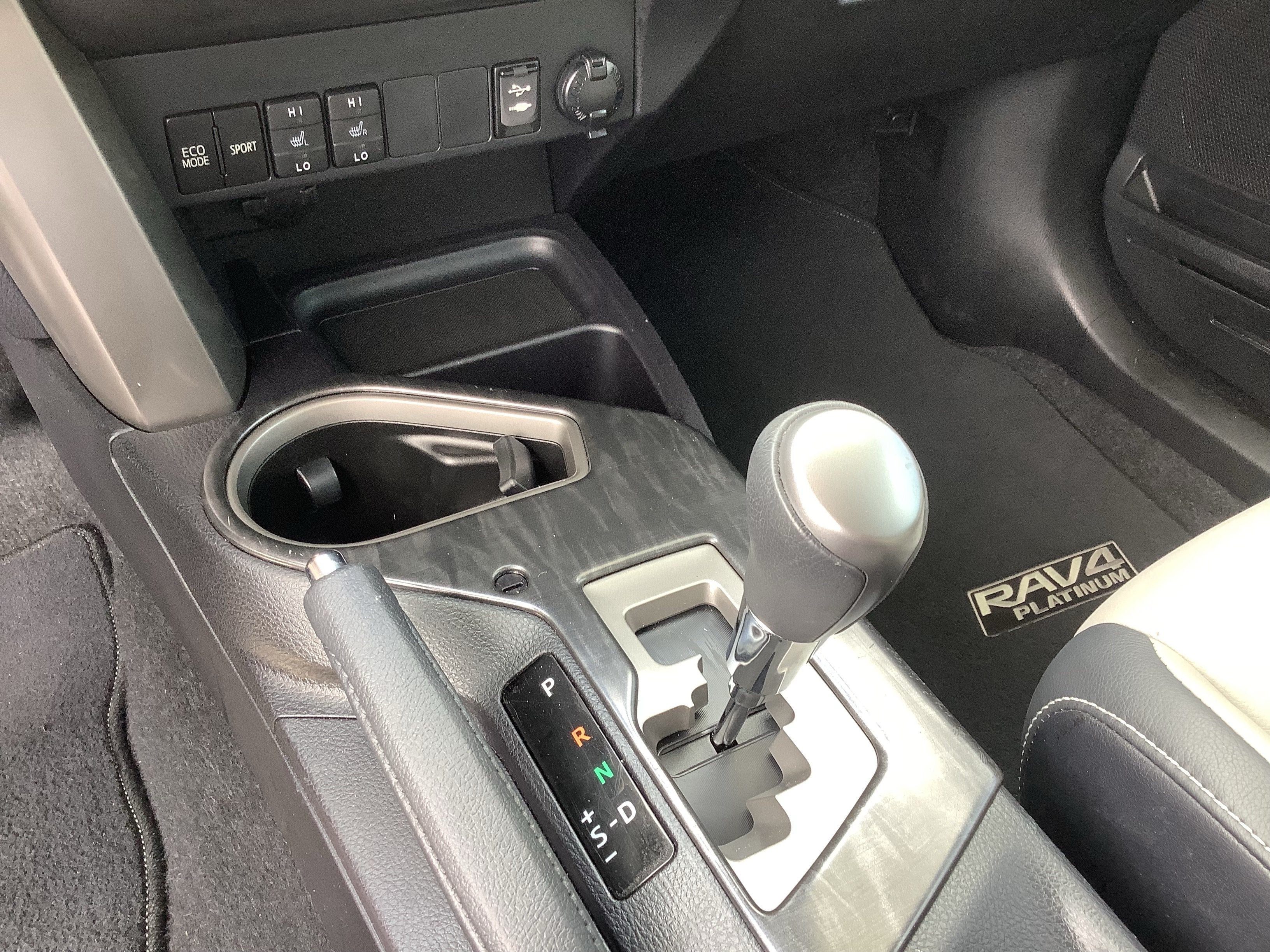 2017 Toyota RAV4 Platinum