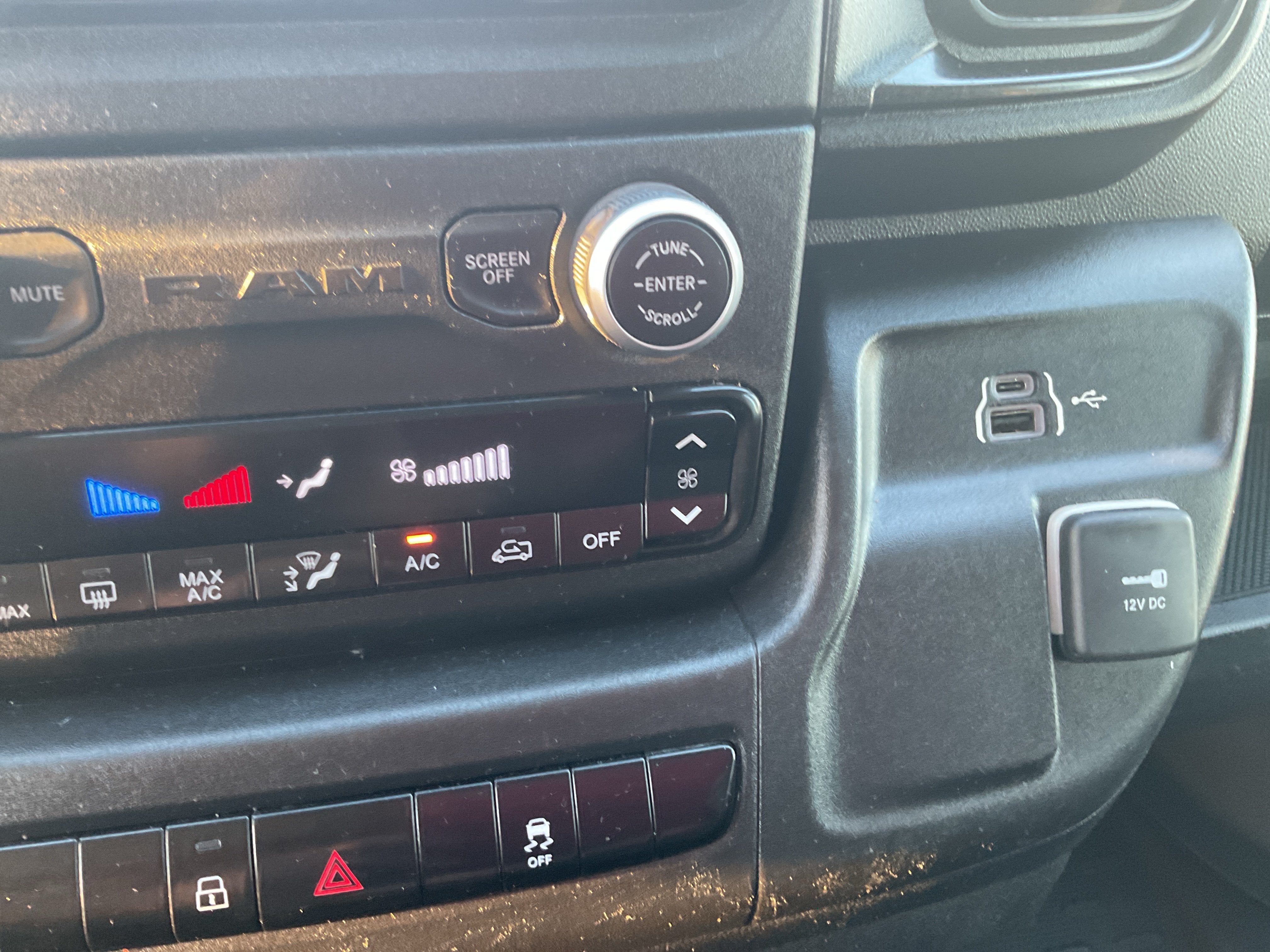 2025 RAM ProMaster Cargo Van Tradesman