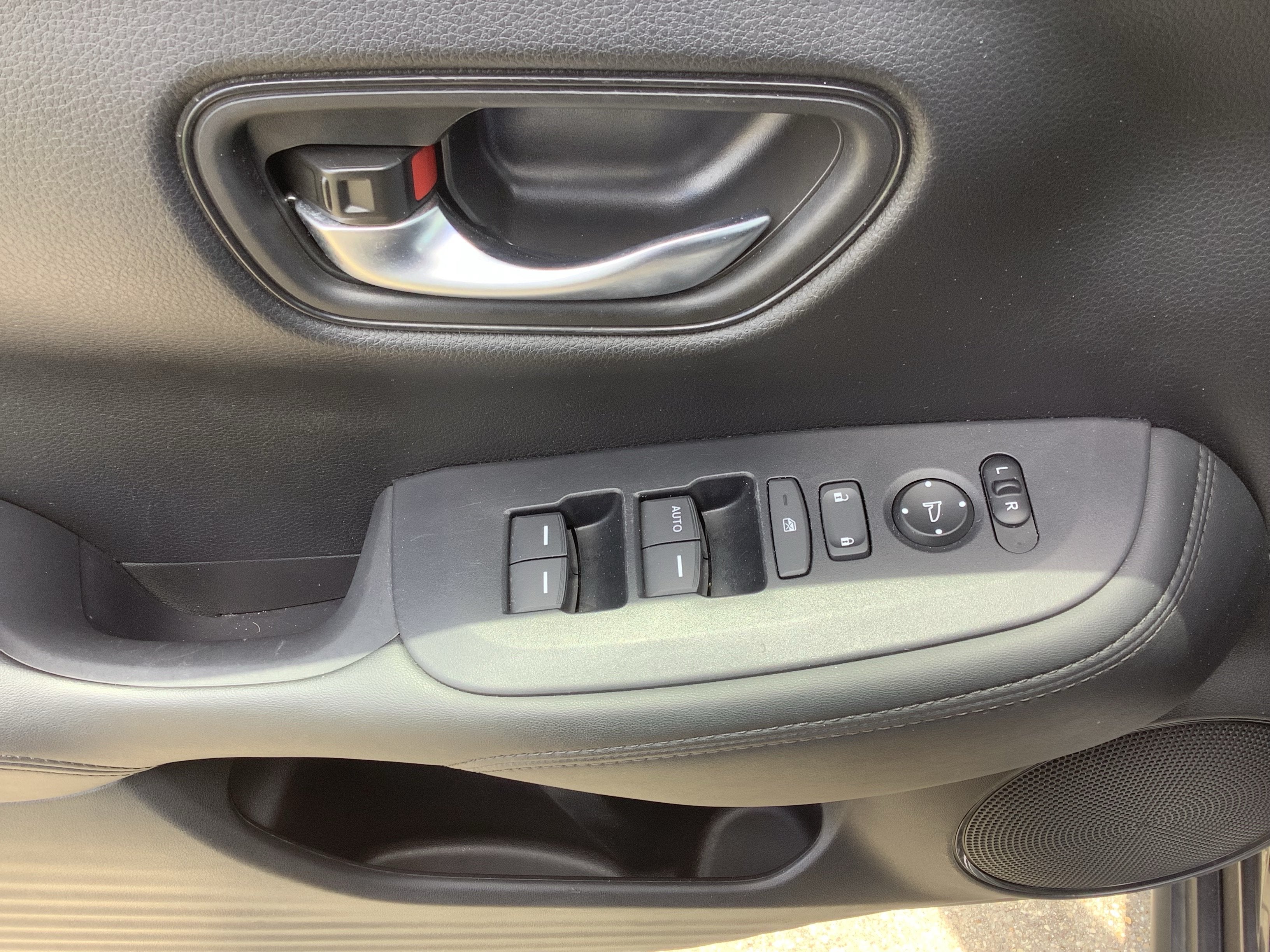 2025 Honda HR-V LX