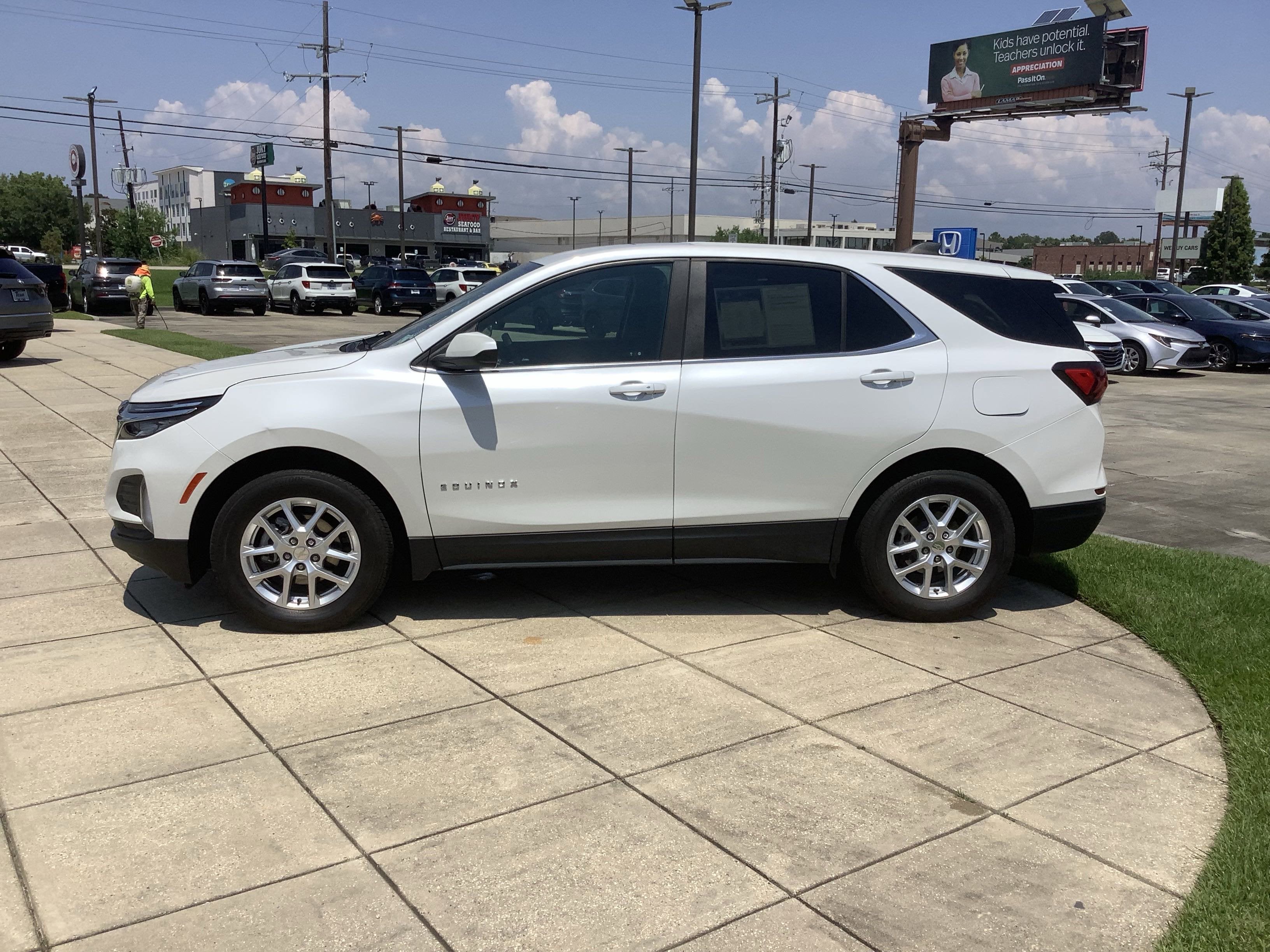 2024 Chevrolet Equinox LT