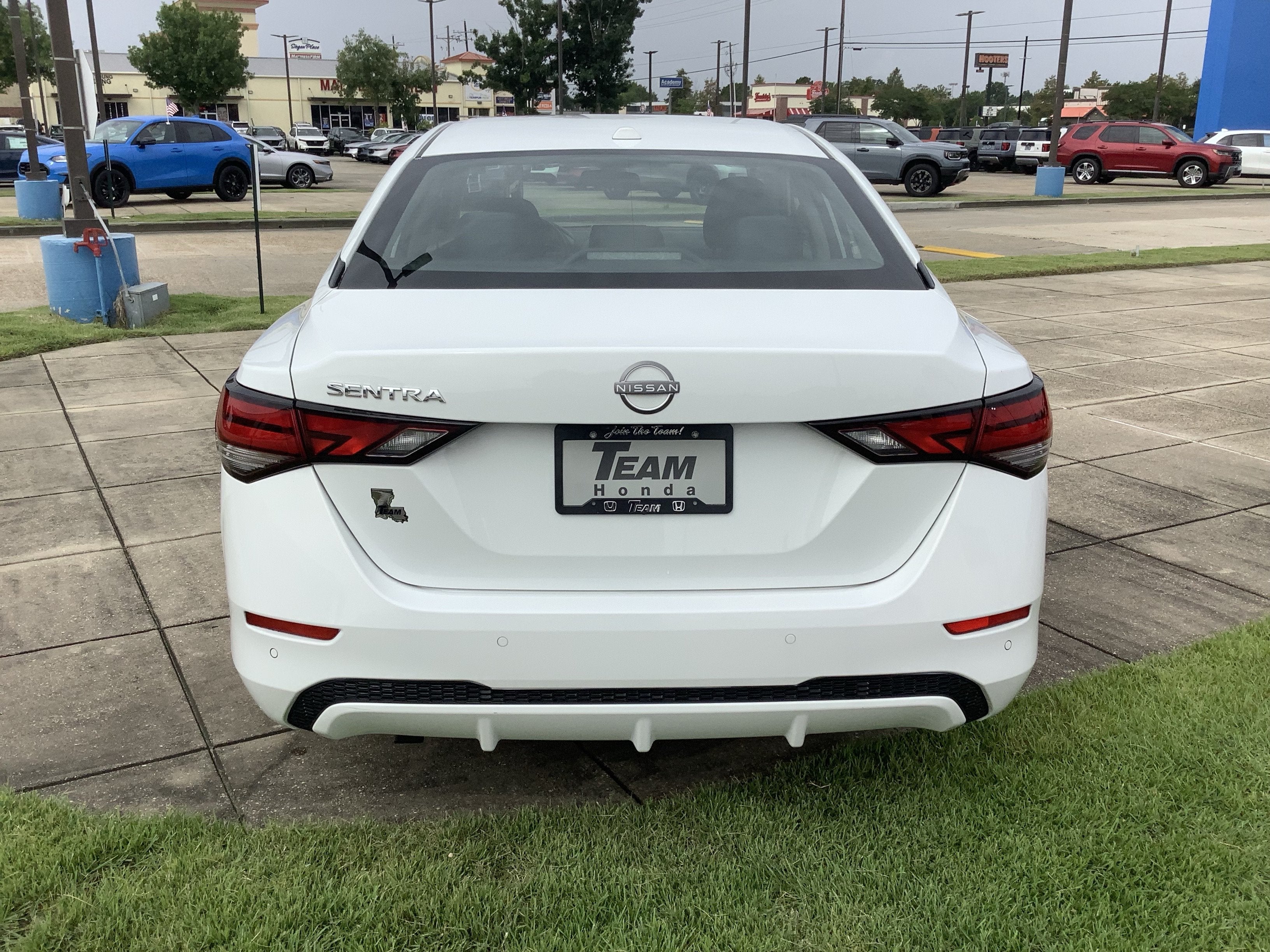 2025 Nissan Sentra SV - Photo 10