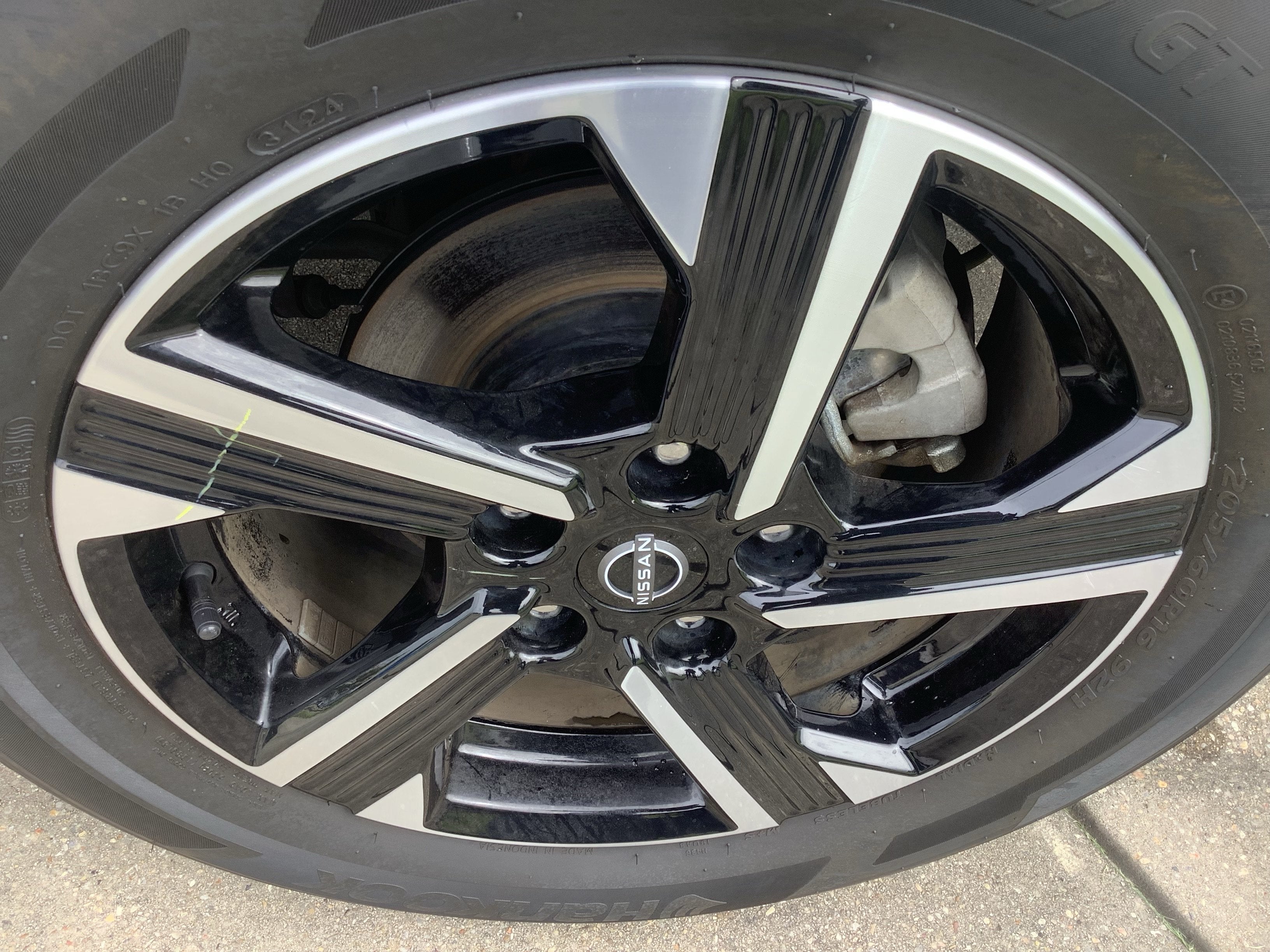 2025 Nissan Sentra SV - Photo 13