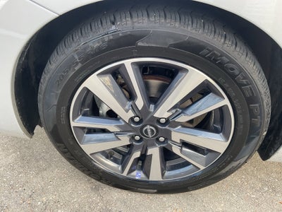 2023 Nissan Versa SV