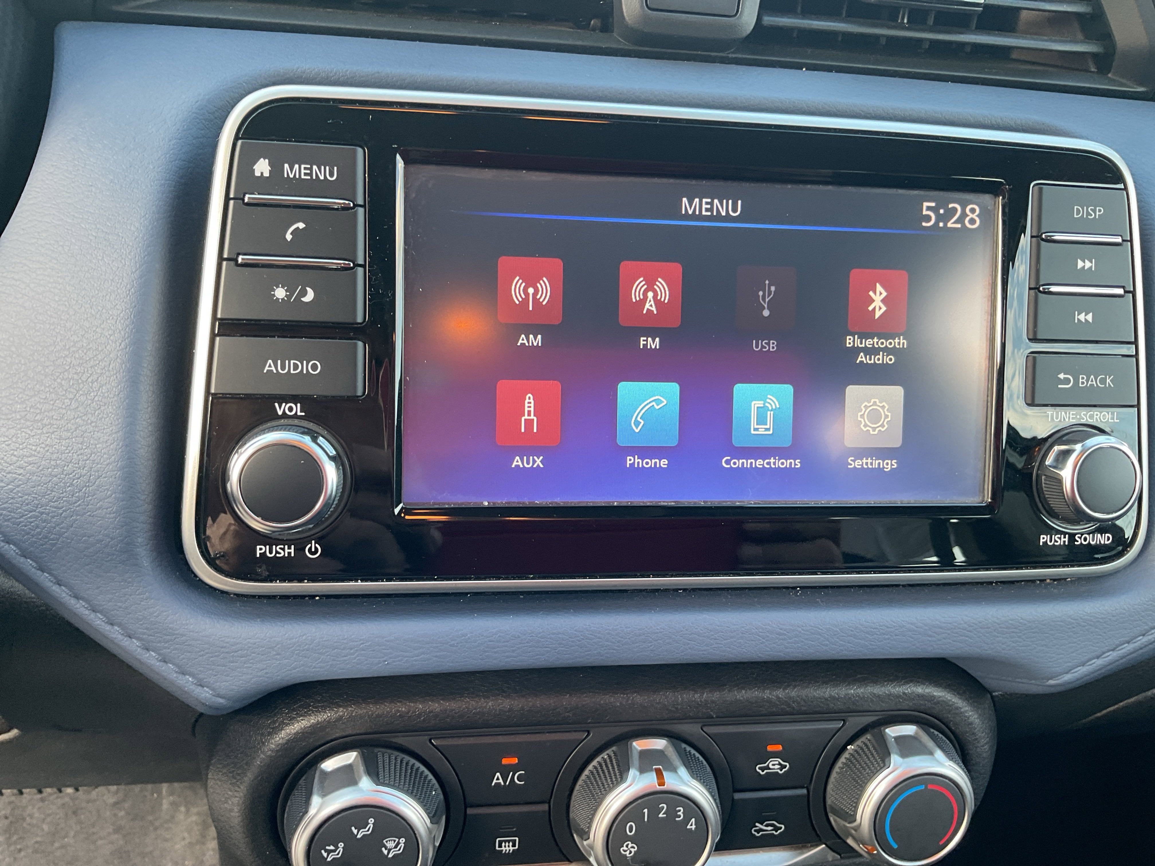 2023 Nissan Versa SV